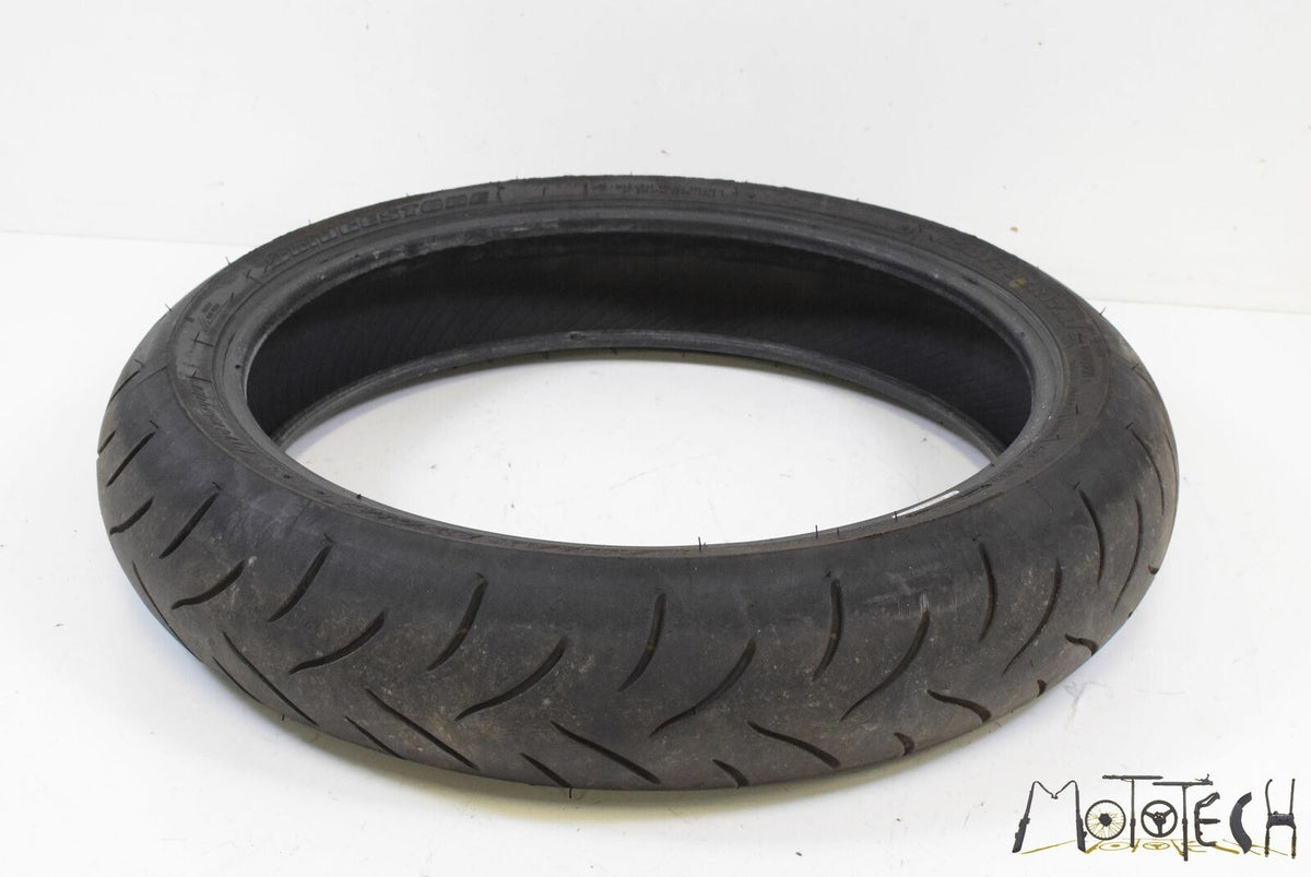 USED Front Tire BRIDGESTONE Hyperstport Battlax BT016 F 120/70-17 DOT5016 003027 {{ shop.shopifyCountryName }} - Mototech271