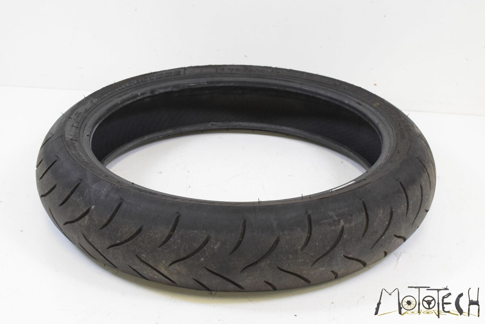 USED Front Tire BRIDGESTONE Hyperstport Battlax BT016 F 120/70-17 DOT5016 003027