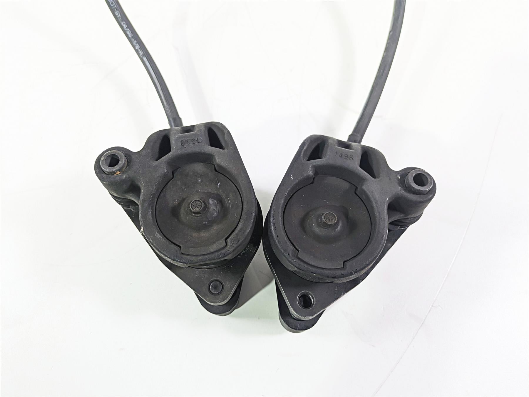 1996 Harley Touring FLHTCUI Electra Glide Front Brake Caliper Set 44023-83C {{ shop.shopifyCountryName }} - Mototech271