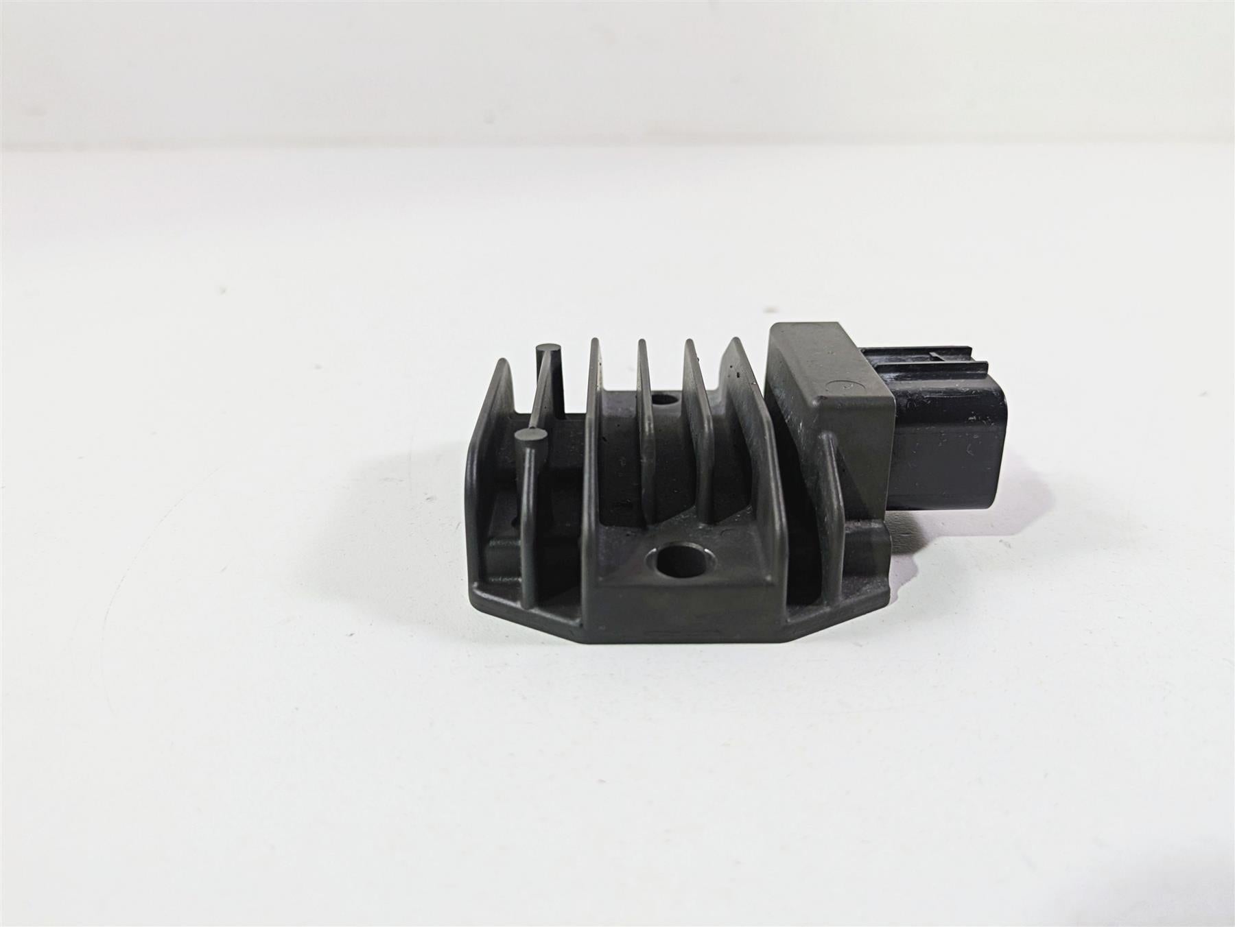 2018 KTM 1290 Super Duke R Rectifier Voltage Regulator FH022AA 60311034000 {{ shop.shopifyCountryName }} - Mototech271
