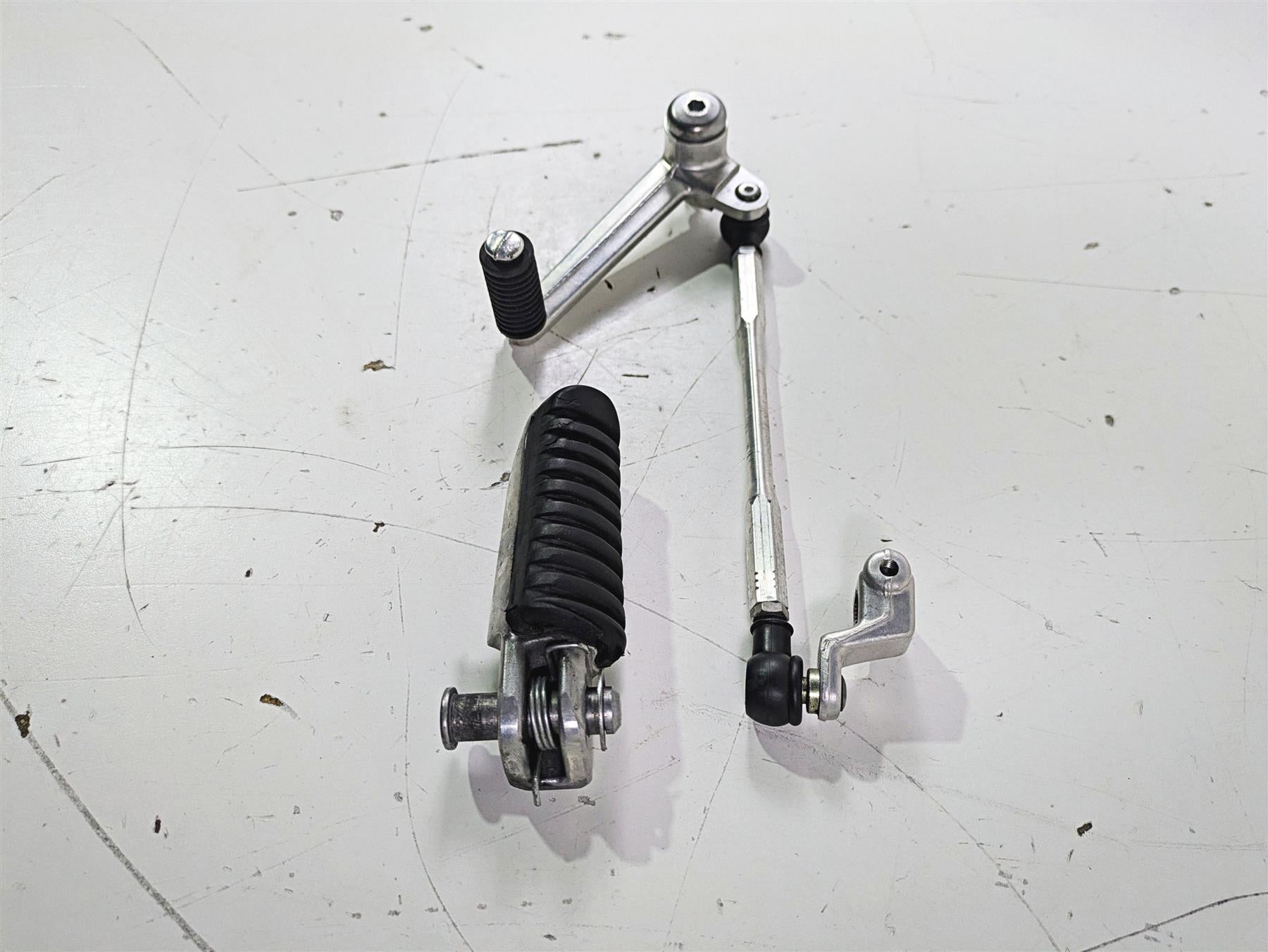 2005 Kawasaki ZX12R Ninja Left Front Footpeg & Shifter 34028-1428 13242-1363 {{ shop.shopifyCountryName }} - Mototech271