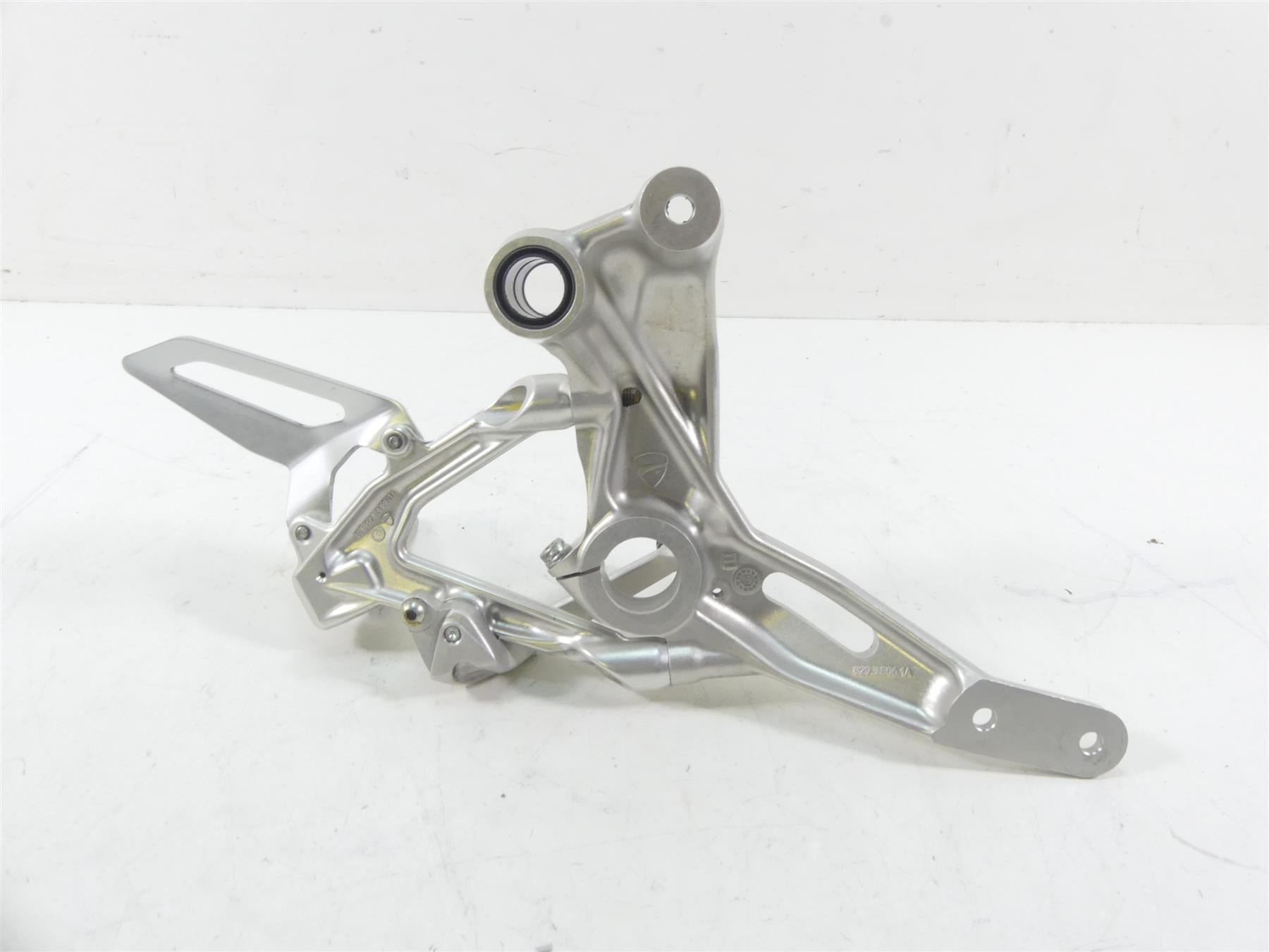 2020 Ducati Panigale V2 Left Footpeg Shifter & Frame Mount 82421862AA 45612092BA {{ shop.shopifyCountryName }} - Mototech271
