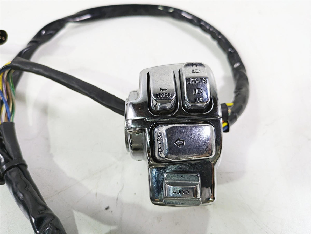 2010 Harley Touring FLHX Street Glide Left Right Chrome Control Switch 71682-06A {{ shop.shopifyCountryName }} - Mototech271