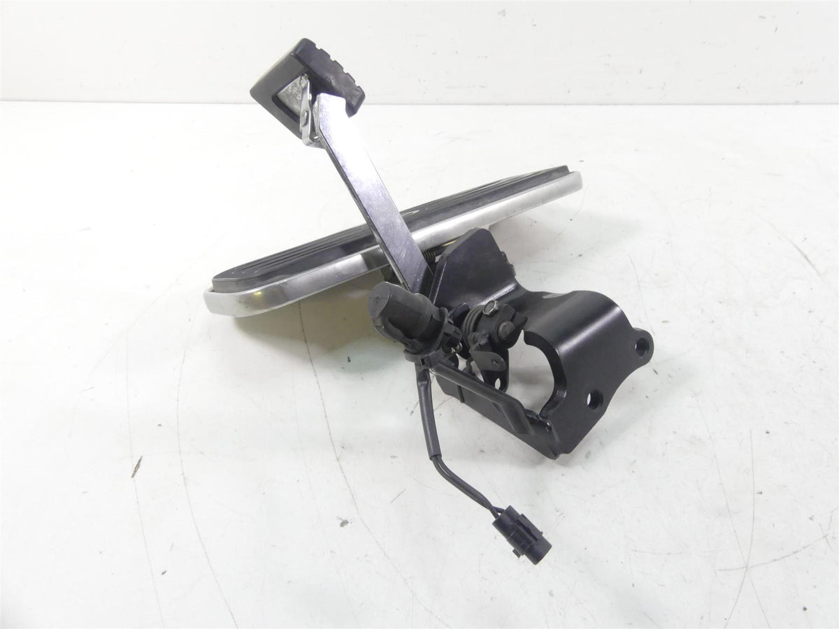 2002 Yamaha XVS1100 V-Star Right Footboard + Brake Pedal Set 5KS-27420-00-00 {{ shop.shopifyCountryName }} - Mototech271