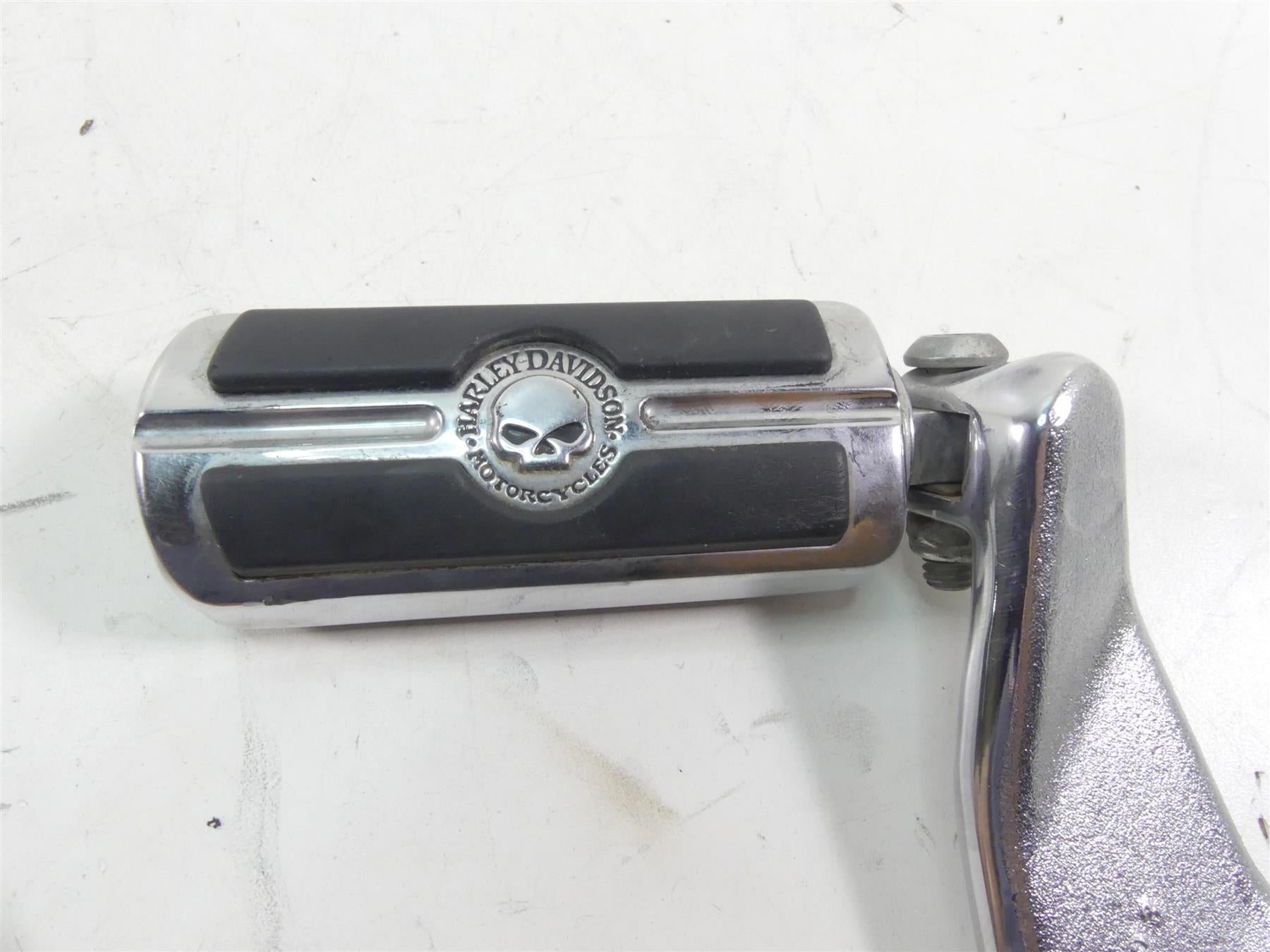 2015 Harley FXDL Dyna Low Rider Left Rider Mid Footpeg & Shifter 50500279 {{ shop.shopifyCountryName }} - Mototech271
