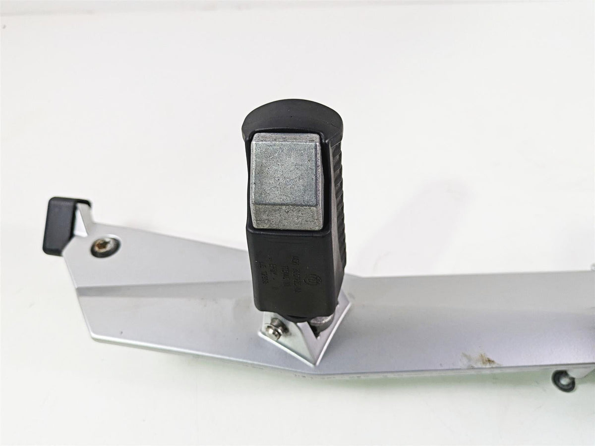 2010 BMW R1200RT K26 Right Foot Pegs Bracket & Brake Pedal Lever 46717675290 {{ shop.shopifyCountryName }} - Mototech271