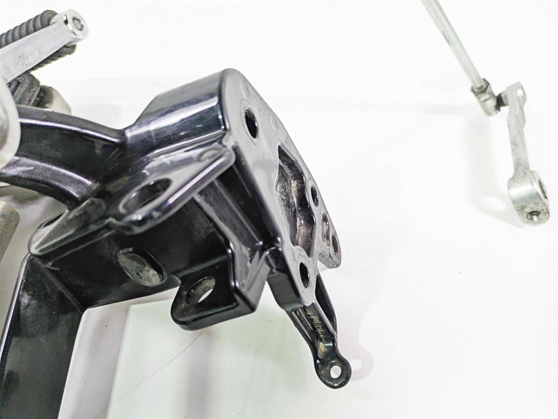 2017 Harley Softail Heritage Classic FLSTC Left Front Floorboard Set 33630-07A {{ shop.shopifyCountryName }} - Mototech271