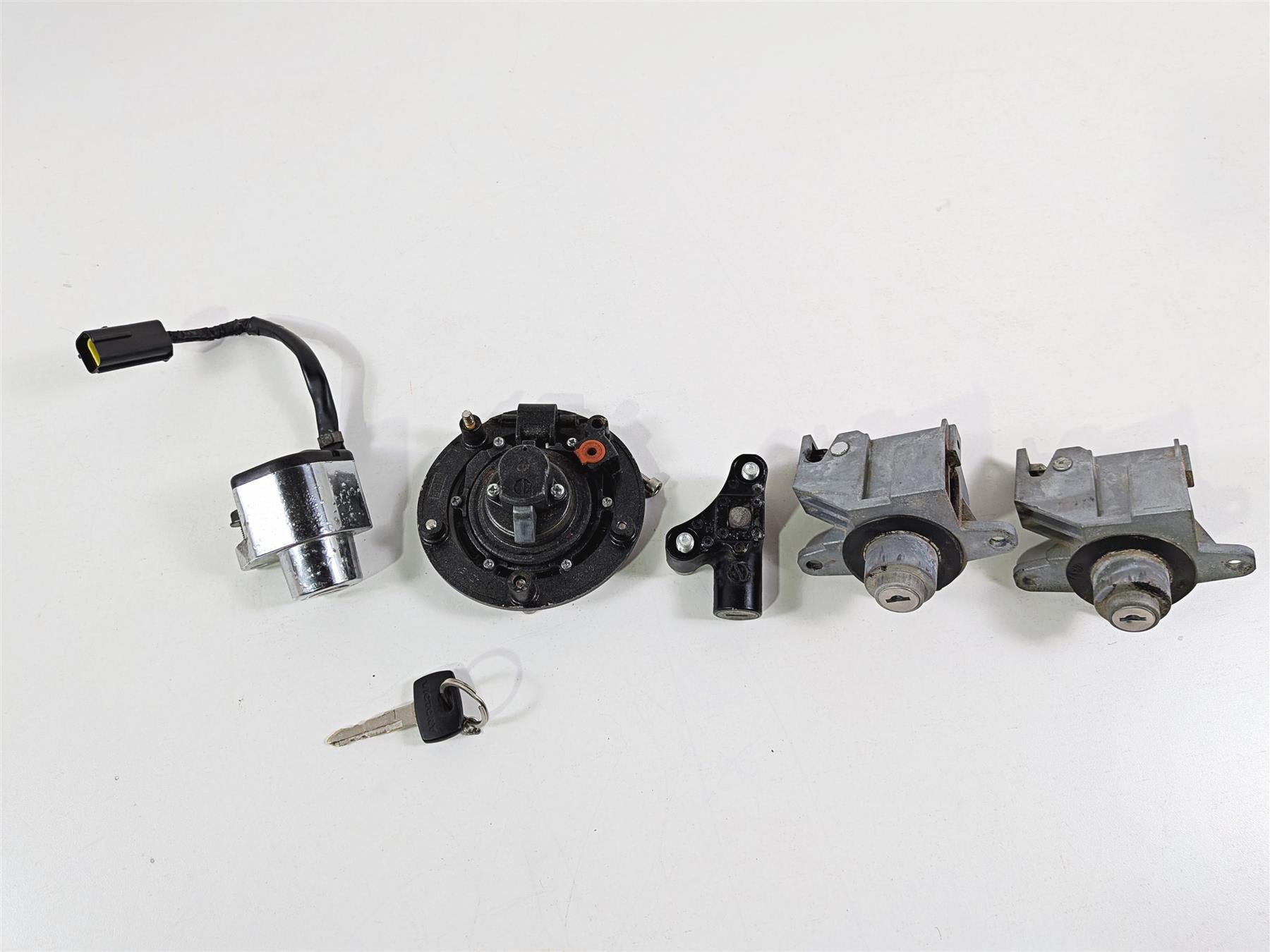 2016 Victory Cross Country Ignition Switch Key Lock Set 4012943 4012944 {{ shop.shopifyCountryName }} - Mototech271