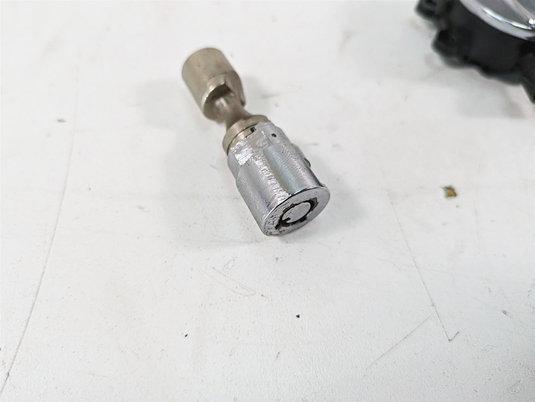 2013 Harley Softail FLSTC Heritage Classic Ignition Switch Key Lock Set 71400076 {{ shop.shopifyCountryName }} - Mototech271