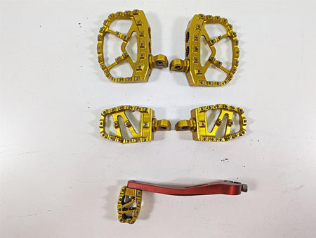 2009 Harley FXDC Dyna Super Glide Custom Crossthread Gold Footpegs DP-001-UP-008 {{ shop.shopifyCountryName }} - Mototech271