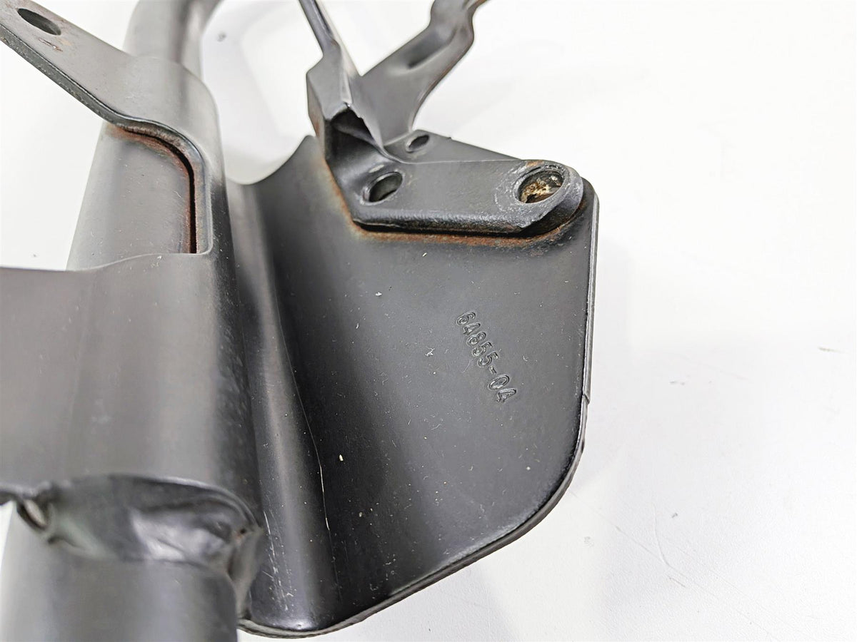 2006 Harley Sportster XL883 Low Exhaust Mount Cross Over Pipe Holder 64855-04 {{ shop.shopifyCountryName }} - Mototech271