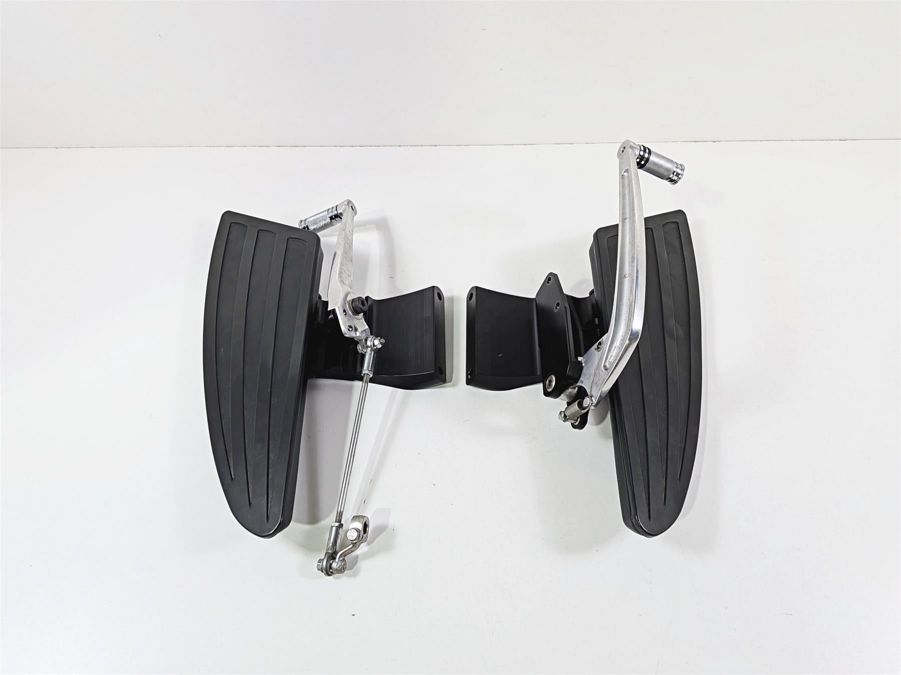 2013 Victory Vision Tour Left Right Floor Board Shifter Brake Pedal 5134178 5137197 {{ shop.shopifyCountryName }} - Mototech271