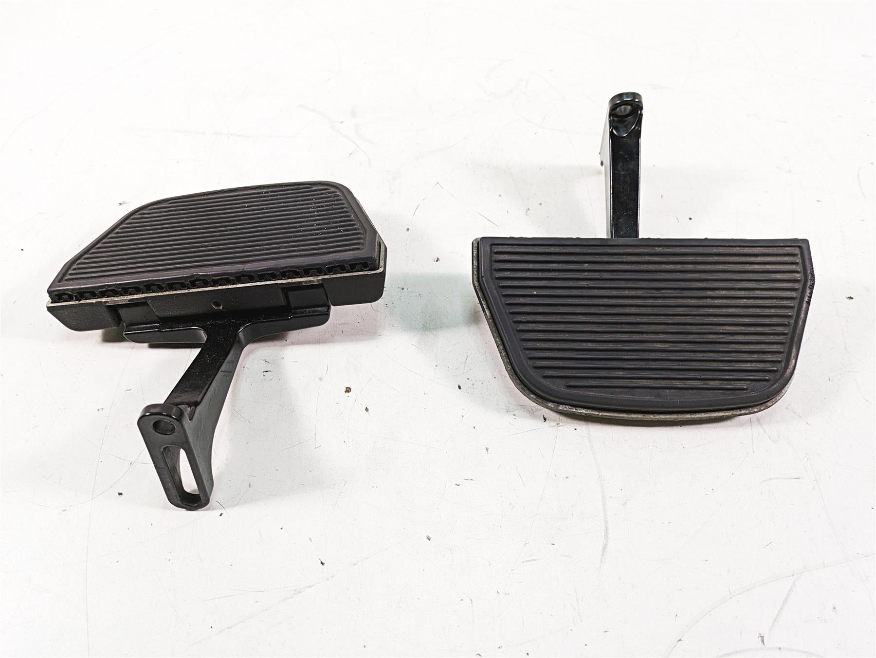 2011 Harley Touring FLHR Road King Rear Floor Board Set 52719-10 {{ shop.shopifyCountryName }} - Mototech271