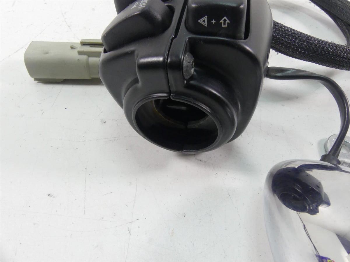 2010 Harley FXDWG Dyna Wide Glide Left Hand Control Switch & Blinker 71682-06A {{ shop.shopifyCountryName }} - Mototech271