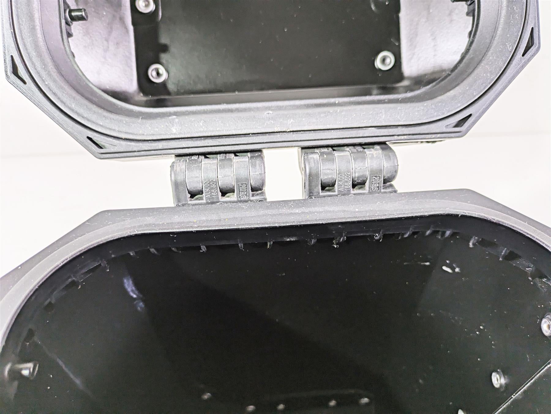 2016 Moto Guzzi Stelvio 1200 8V NTX Left Saddlebag Saddle Bag Case + Keys 886930 {{ shop.shopifyCountryName }} - Mototech271