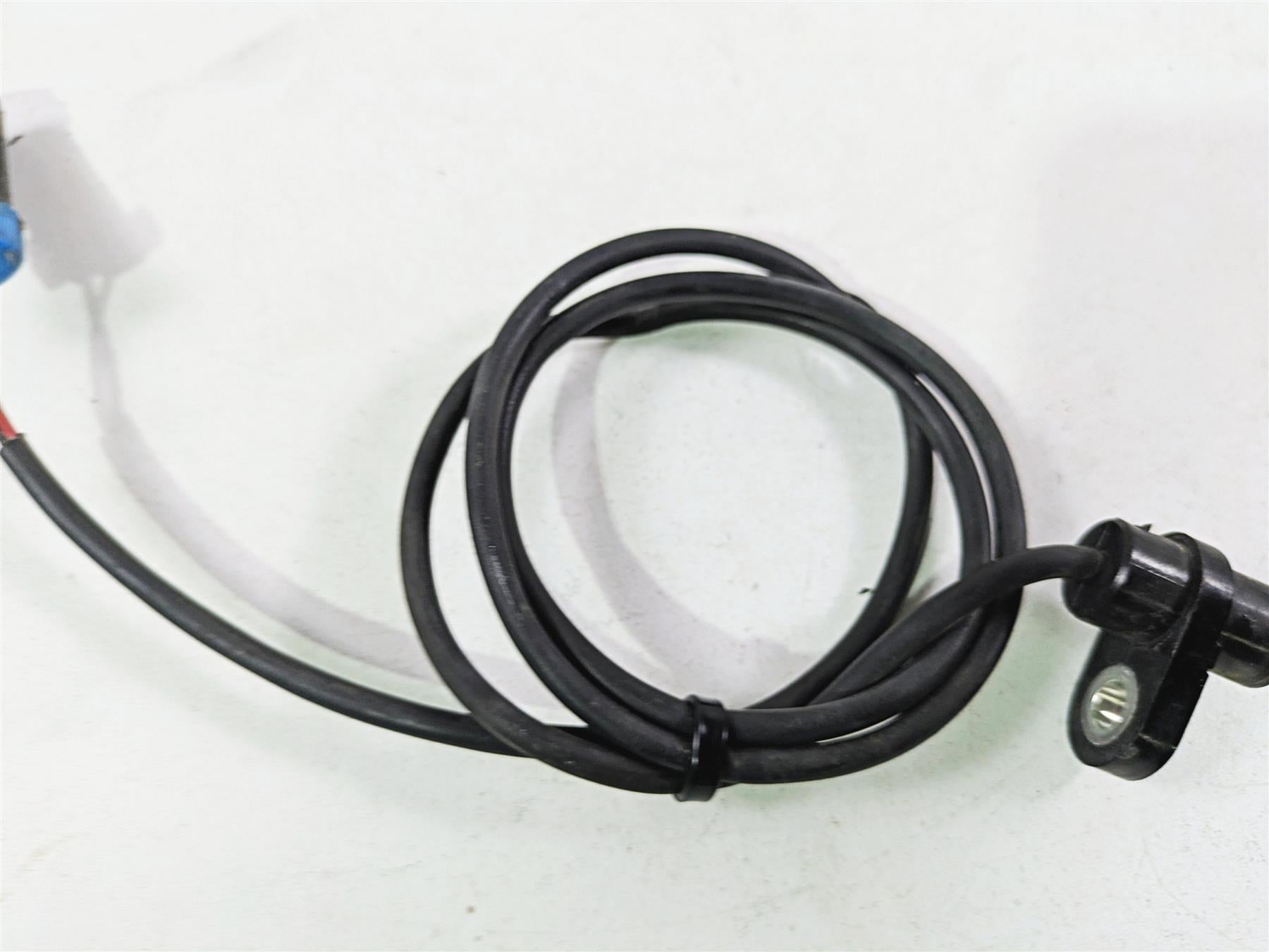 2017 Indian Chieftain Limited Front Abs Brake Wheel Speed Sensor 4013251 {{ shop.shopifyCountryName }} - Mototech271