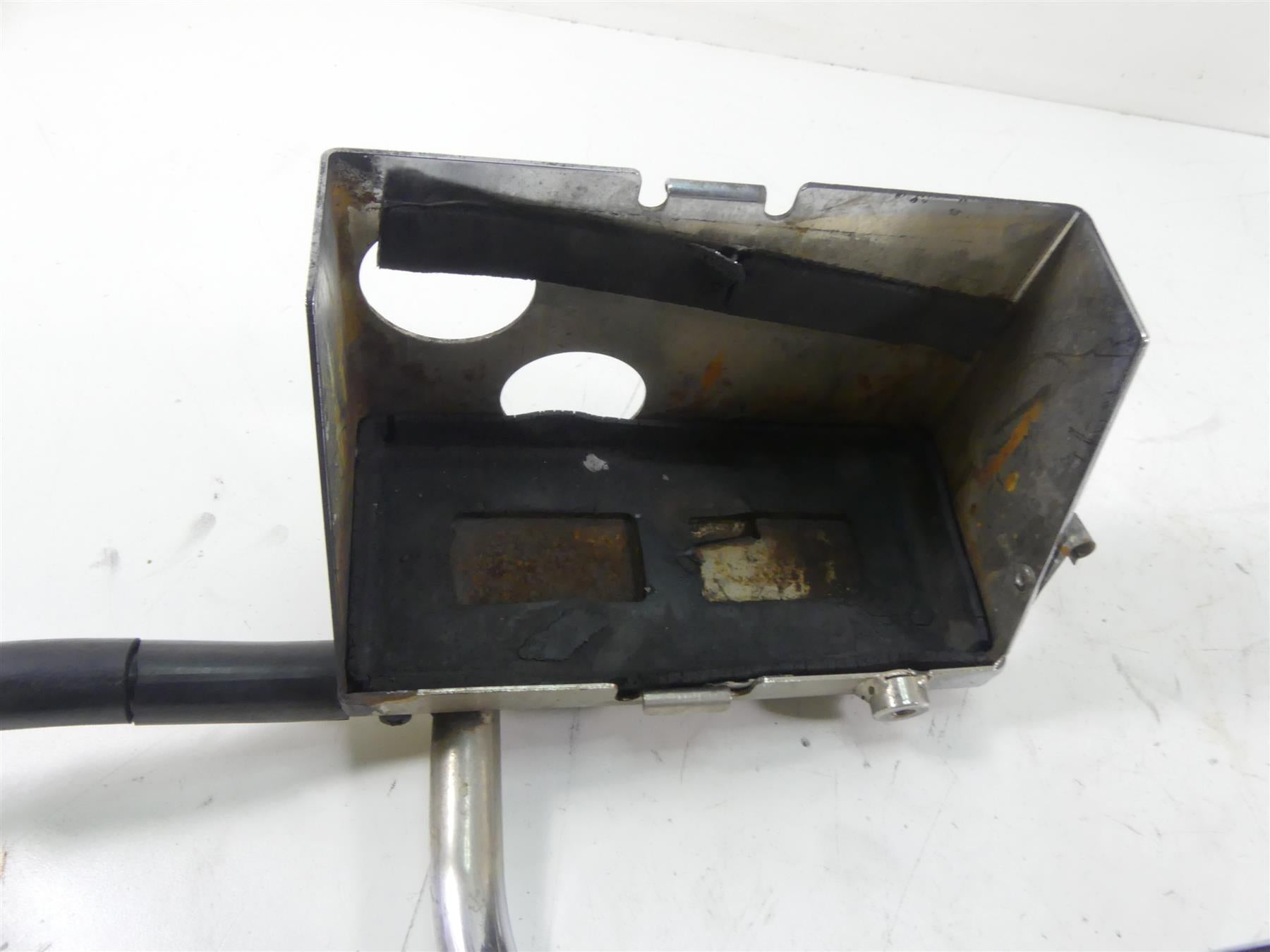 1989 Harley Touring FLTC Tour Glide Rear Saddlebag Saddle Bag Guard Set 49201-80 {{ shop.shopifyCountryName }} - Mototech271