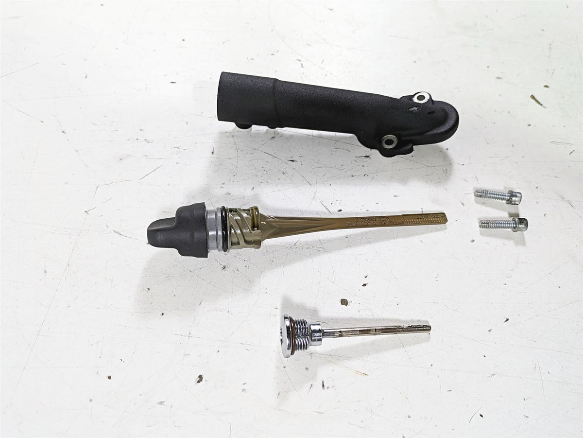 2021 Harley Softail FXBBS Street Bob Oil Dipstick Spout Set 62800062 {{ shop.shopifyCountryName }} - Mototech271