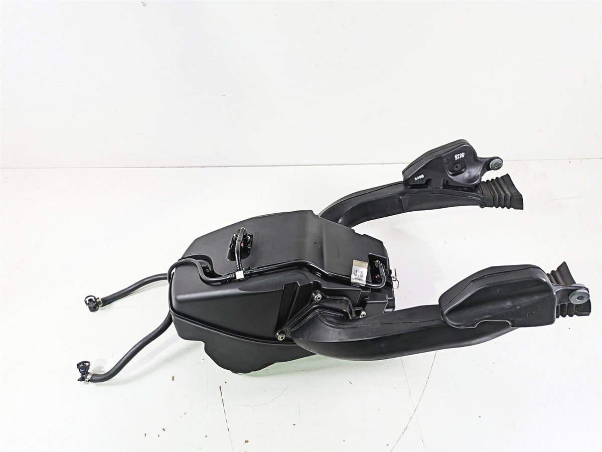 2008 Ducati SBK 1098 S Air Filter Box + Injectors & Air Tubes Set 44211393B {{ shop.shopifyCountryName }} - Mototech271