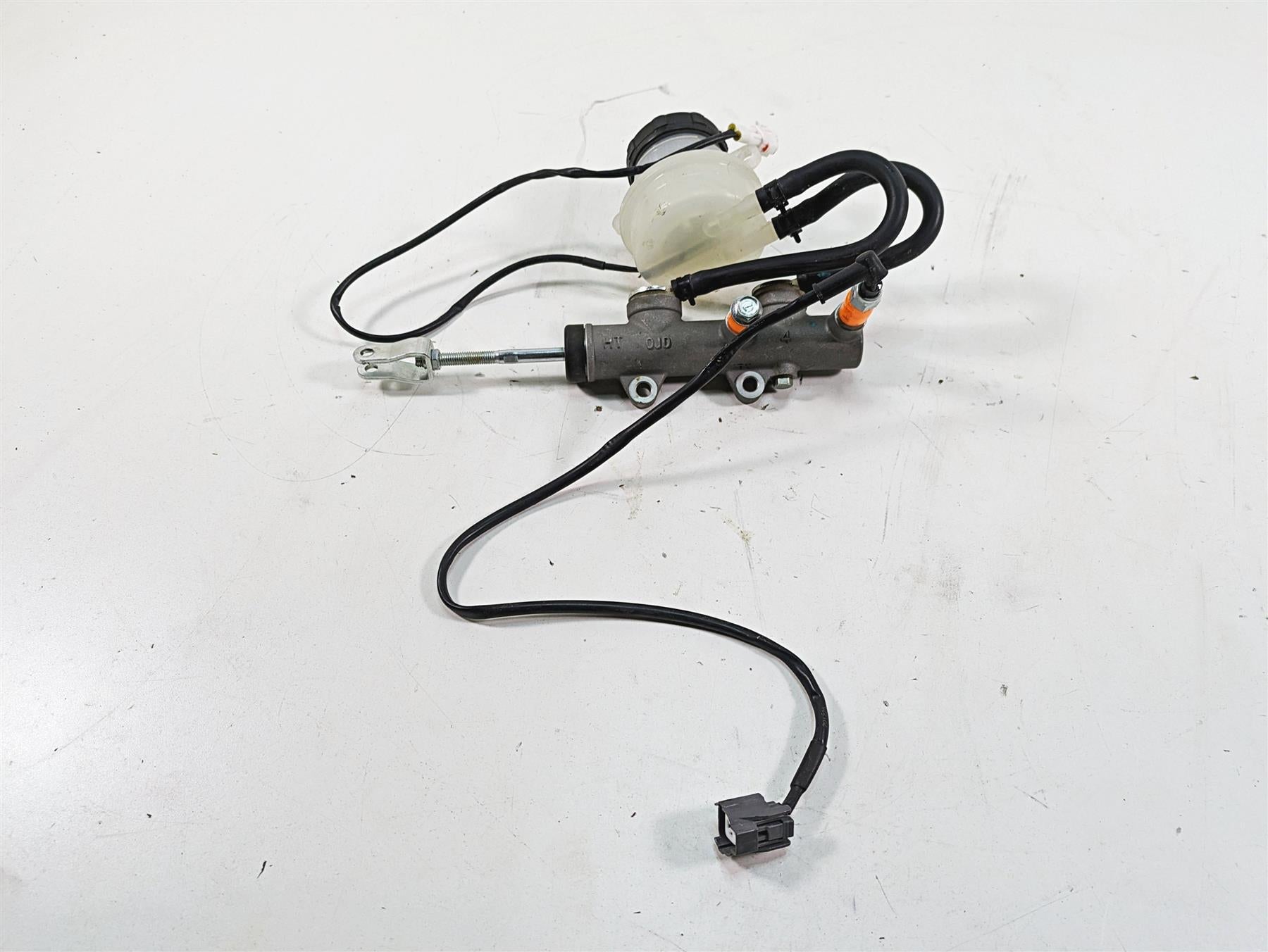 2021 CFMoto Zforce 500 Trail Main Brake Master Cylinder 5BWB-081100-00002 {{ shop.shopifyCountryName }} - Mototech271