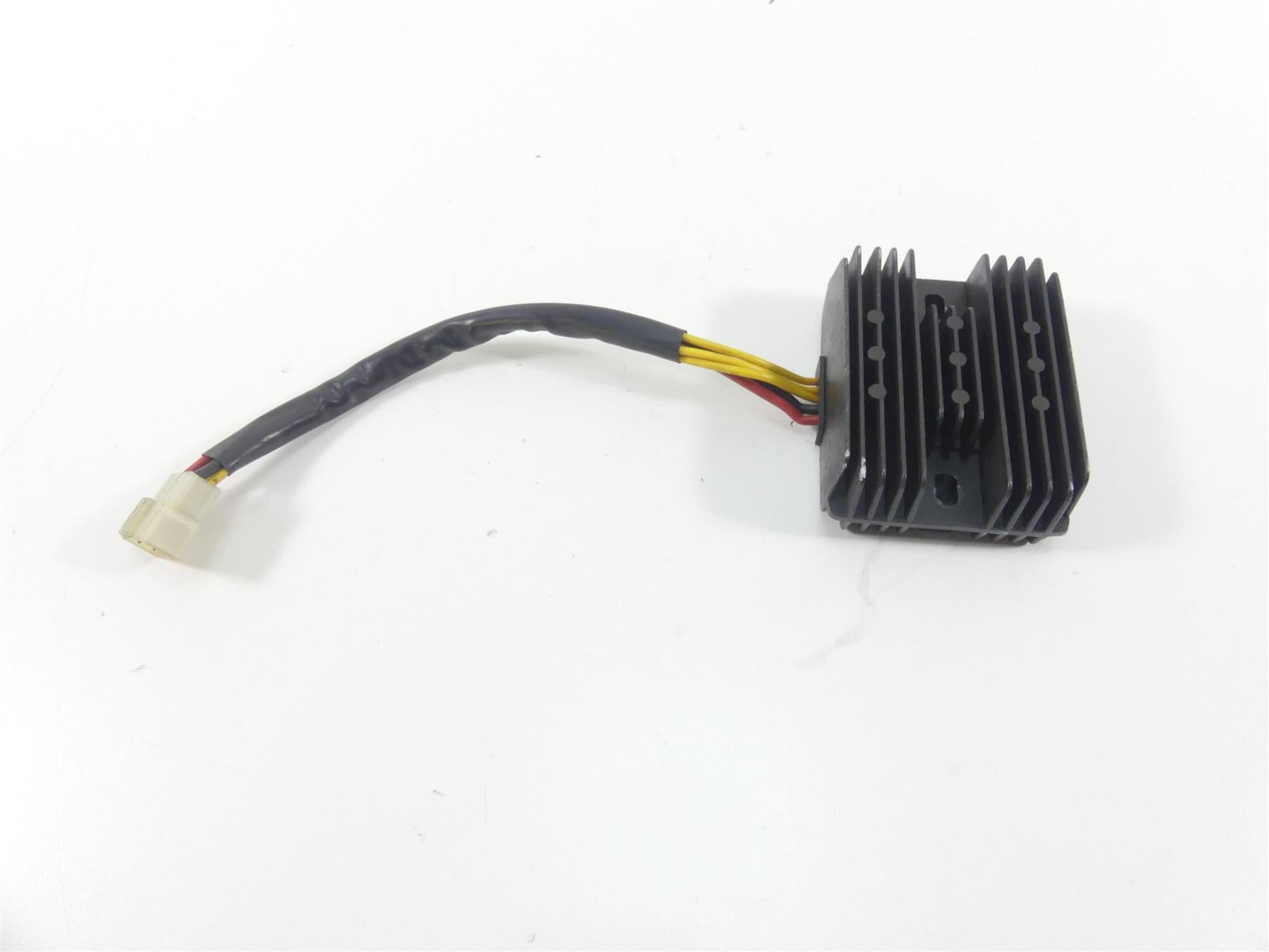2002 Triumph Bonneville America Rectifier Voltage Regulator T1300889 {{ shop.shopifyCountryName }} - Mototech271