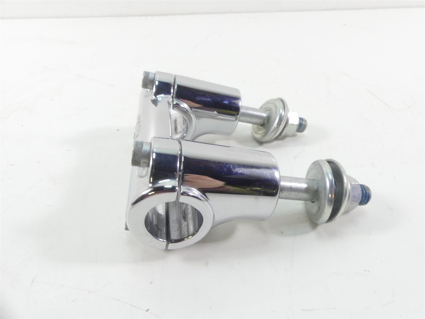 2019 Harley FLHC Softail Heritage Chrome Handlebar Clamp Riser Set 56998-09 {{ shop.shopifyCountryName }} - Mototech271