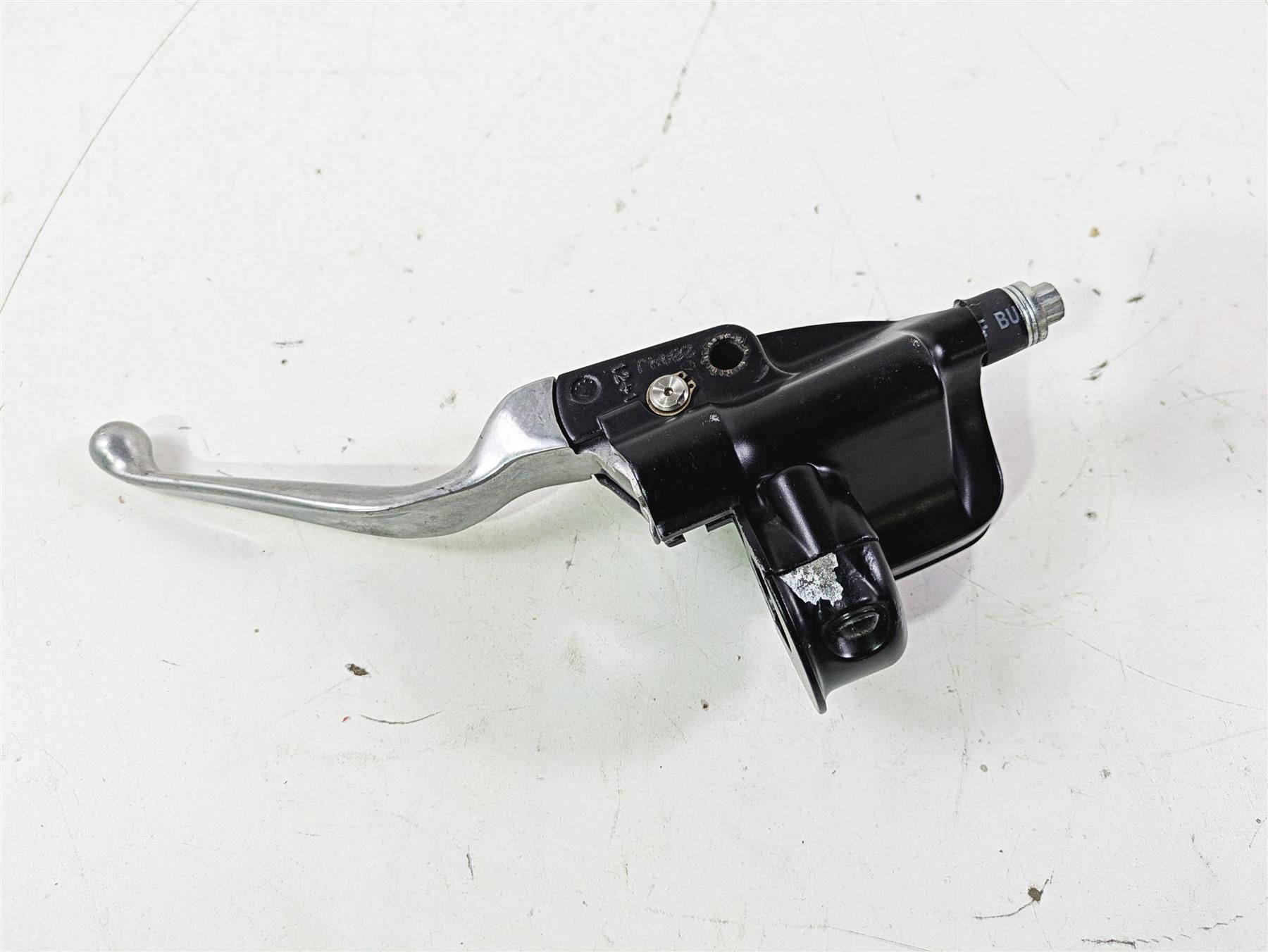 2015 Harley FXDL Dyna Low Rider Front Brake Master Cylinder 11/16 45170-08F {{ shop.shopifyCountryName }} - Mototech271