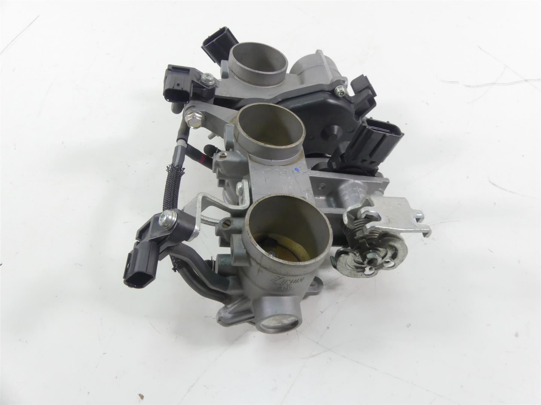 2015 Yamaha MT09 FZ09 Mikuni Throttle Body Bodies Fuel Injection 1RC-13750-00-00 {{ shop.shopifyCountryName }} - Mototech271