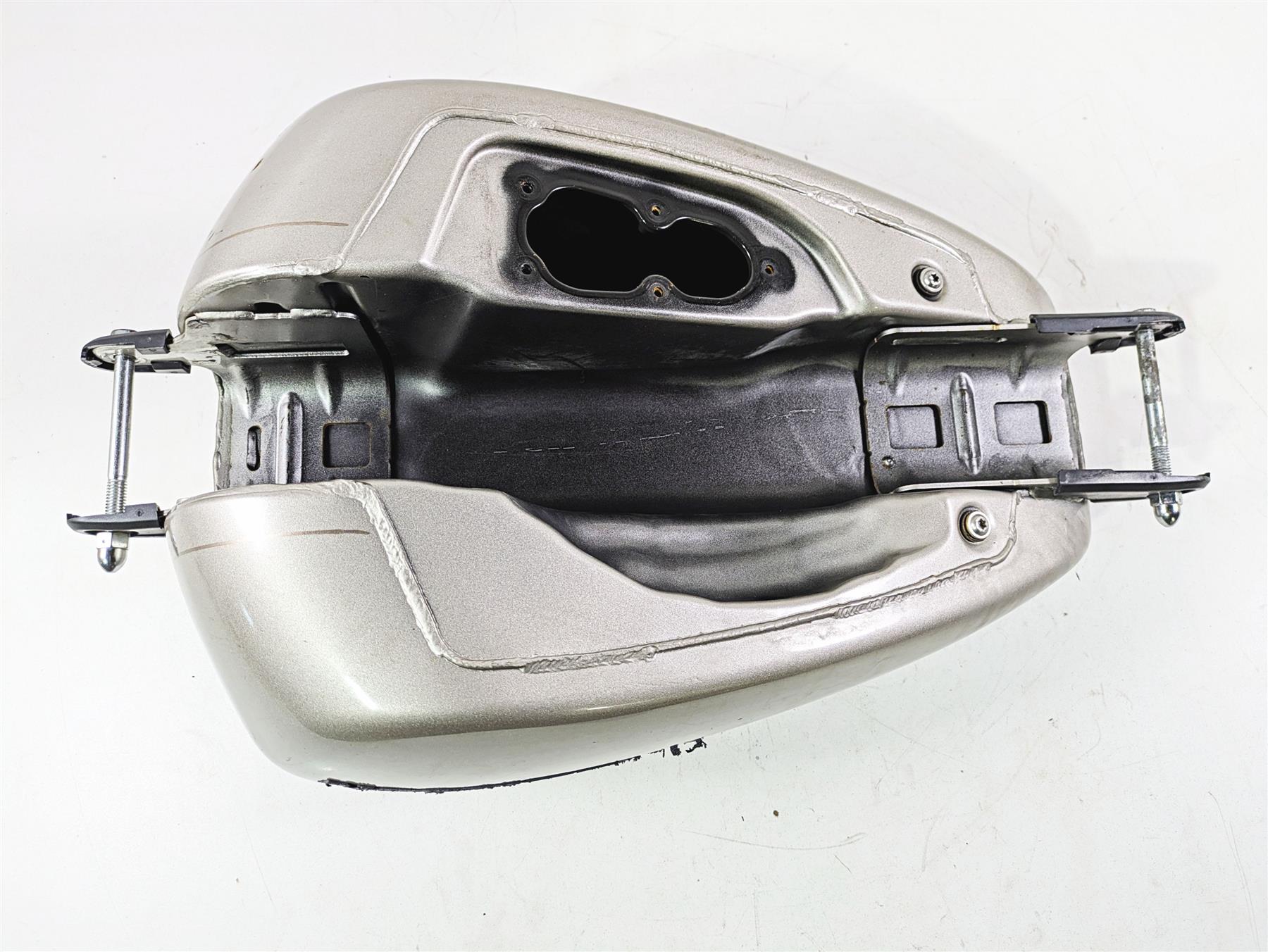 2018 Harley FXBR Softail Breakout Fuel Gas Petrol Tank - Dented 61000673 {{ shop.shopifyCountryName }} - Mototech271