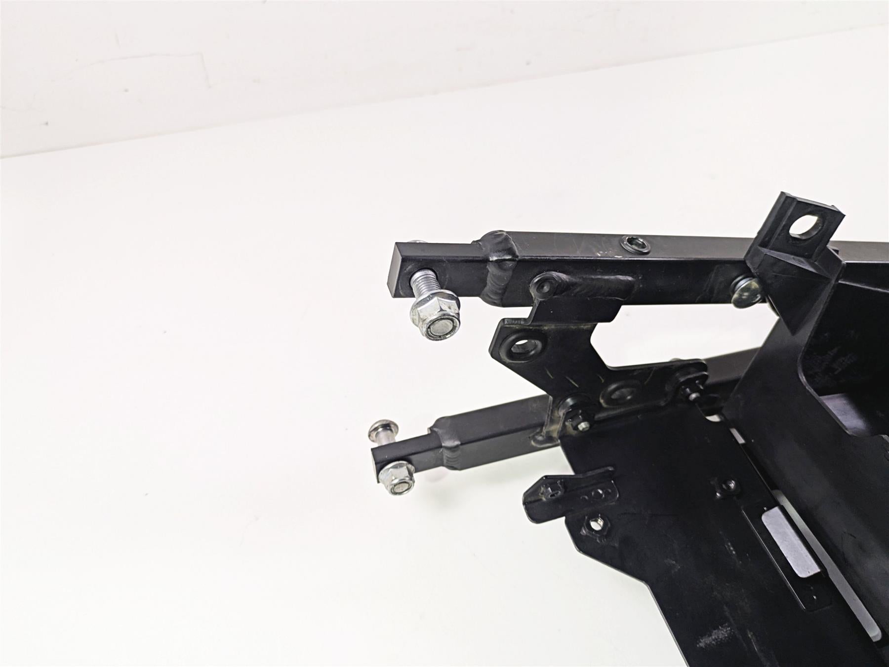 2009 Yamaha FZ1 FZS10 Fazer Straight Subframe & Inner Fender 2D1-21190-01-P0 {{ shop.shopifyCountryName }} - Mototech271