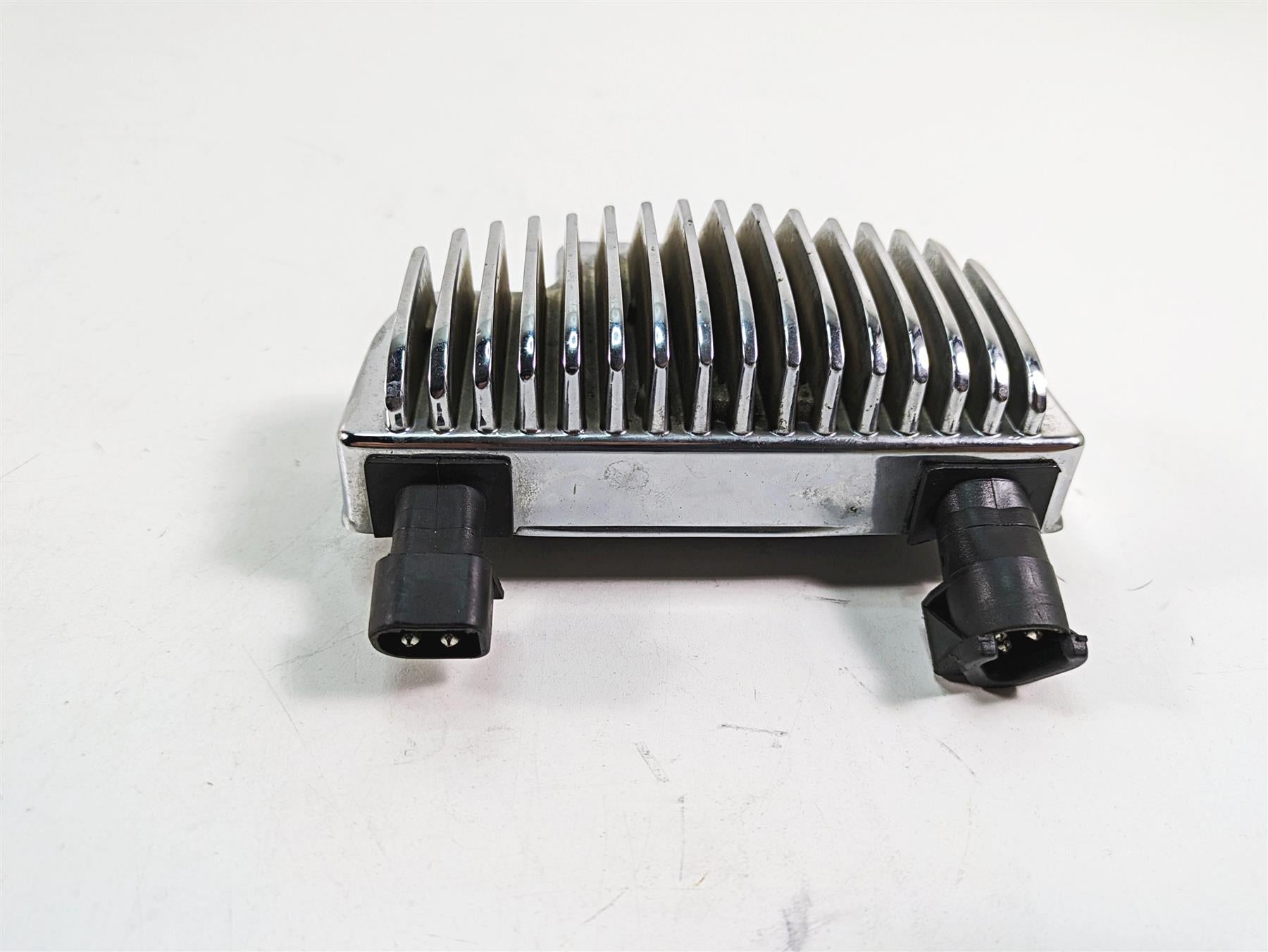 2009 Harley Dyna FXDFSE CVO Fat Bob Chrome Rectifier Voltage Regulator 74561-08A {{ shop.shopifyCountryName }} - Mototech271