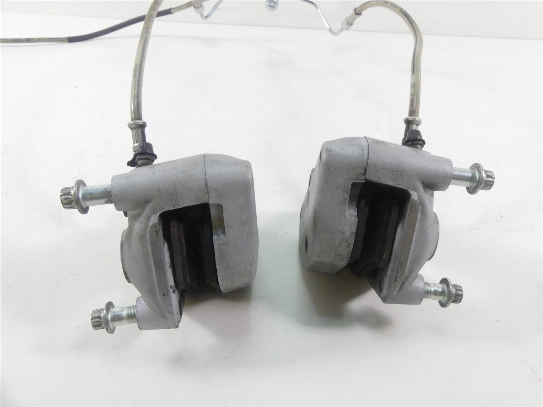 2004 Harley FLHTC SE CVO Electra Glide Front Brake Caliper Set 44381-99 44382-99 {{ shop.shopifyCountryName }} - Mototech271
