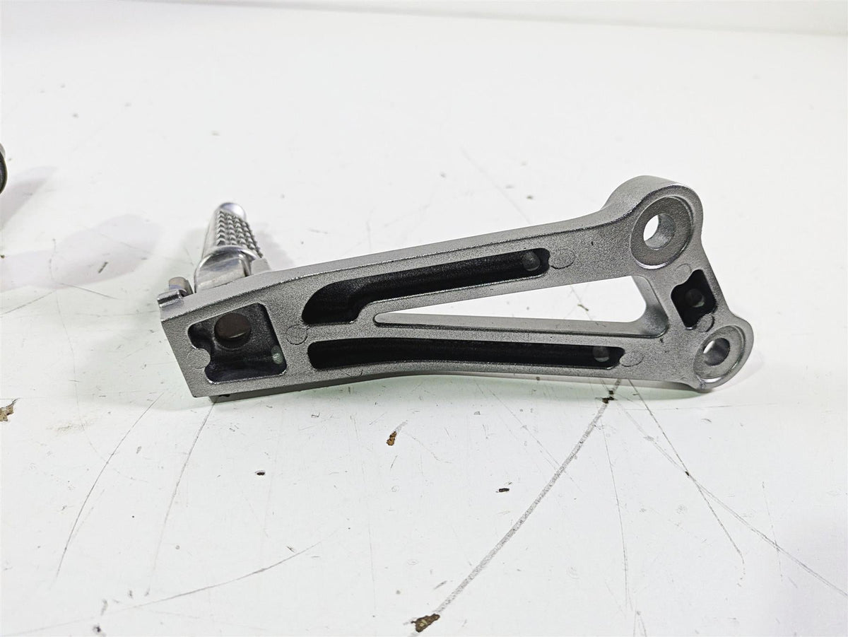 2005 Kawasaki ZX12R Ninja Rear Passenger Footpeg Set 35063-0062-458 {{ shop.shopifyCountryName }} - Mototech271