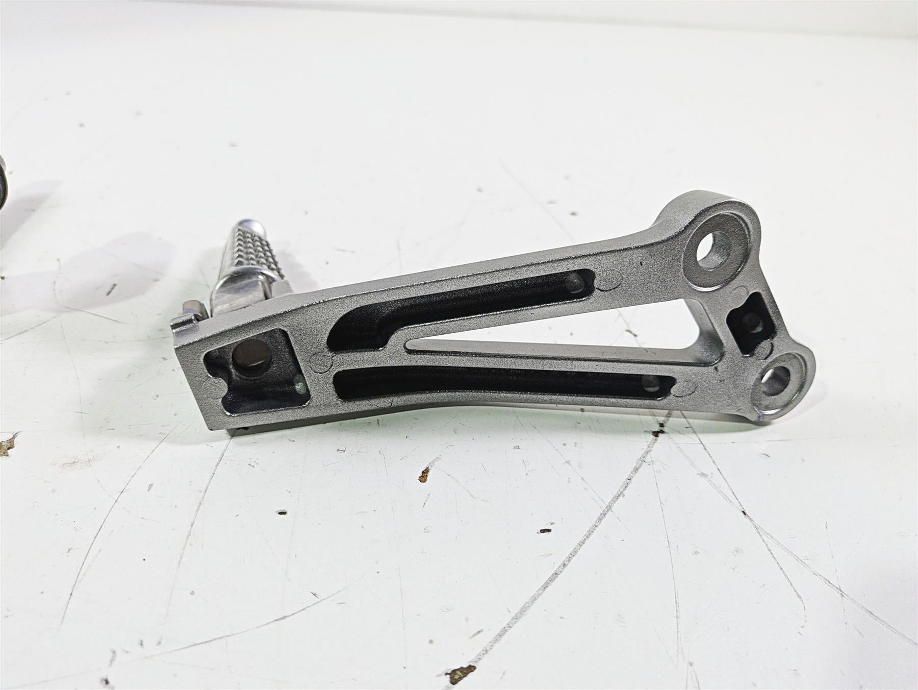 2005 Kawasaki ZX12R Ninja Rear Passenger Footpeg Set 35063-0062-458 {{ shop.shopifyCountryName }} - Mototech271