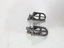 Load image into Gallery viewer, 2009 BMW R1200GS K255 Adv Front Footpeg Foot Peg Set 46717694557 46717694558 | Mototech271
