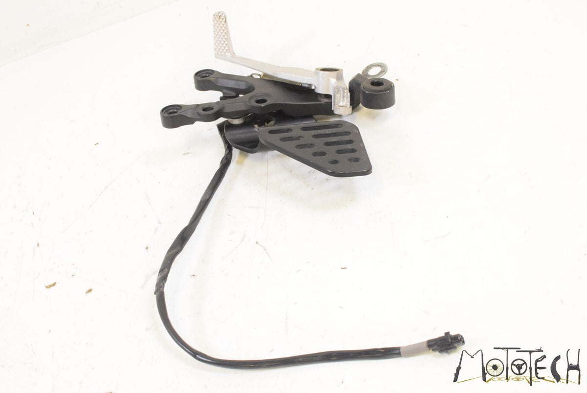 2012 Yamaha YZFR6 YZF R6 Front Right Footpeg Mount & Brake Pedal 2C0-27443-10-00 {{ shop.shopifyCountryName }} - Mototech271