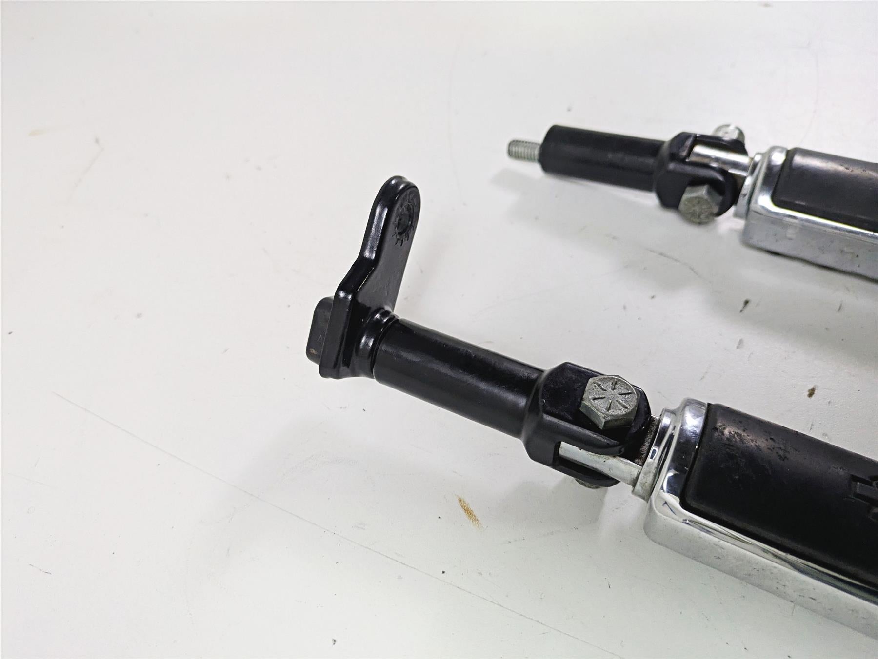 2014 Harley FLS Softail Slim Rear Passenger Footpeg Set 50932-08 {{ shop.shopifyCountryName }} - Mototech271