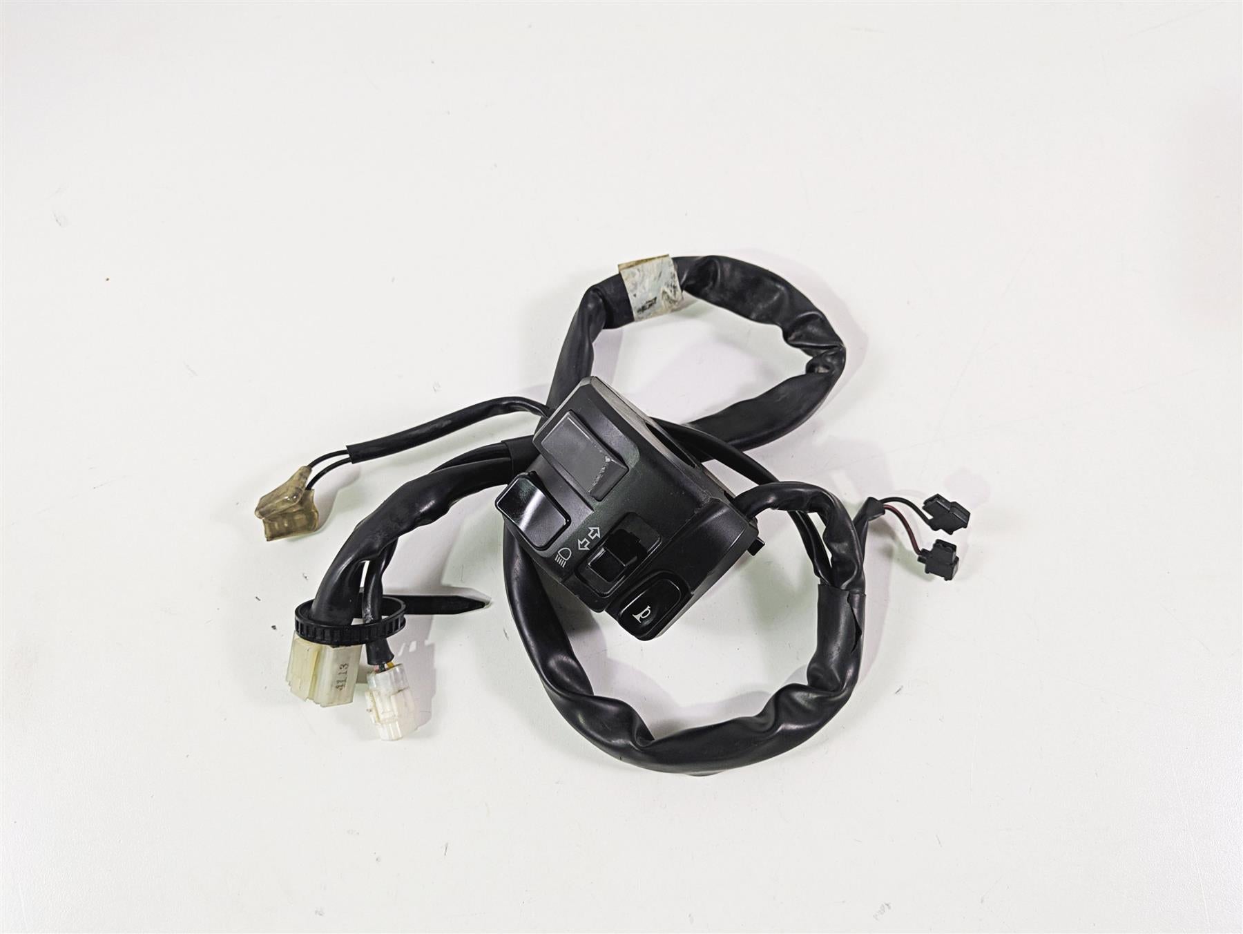 2014 Yamaha YZFR1 R1 RN22 Left Hand Control Switch 1KB-83972-00-00 {{ shop.shopifyCountryName }} - Mototech271