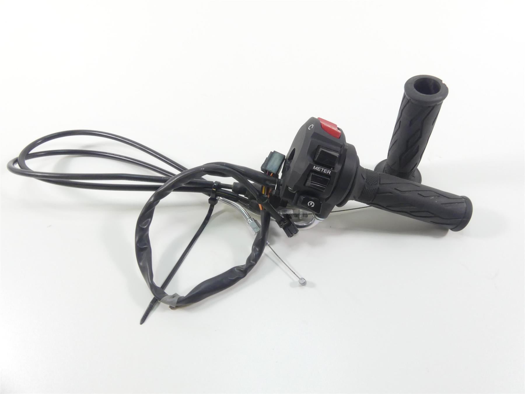 2022 Suzuki GSXR750 Right Hand Control Switch Throttle & Grips -Read 37200-47H30 {{ shop.shopifyCountryName }} - Mototech271