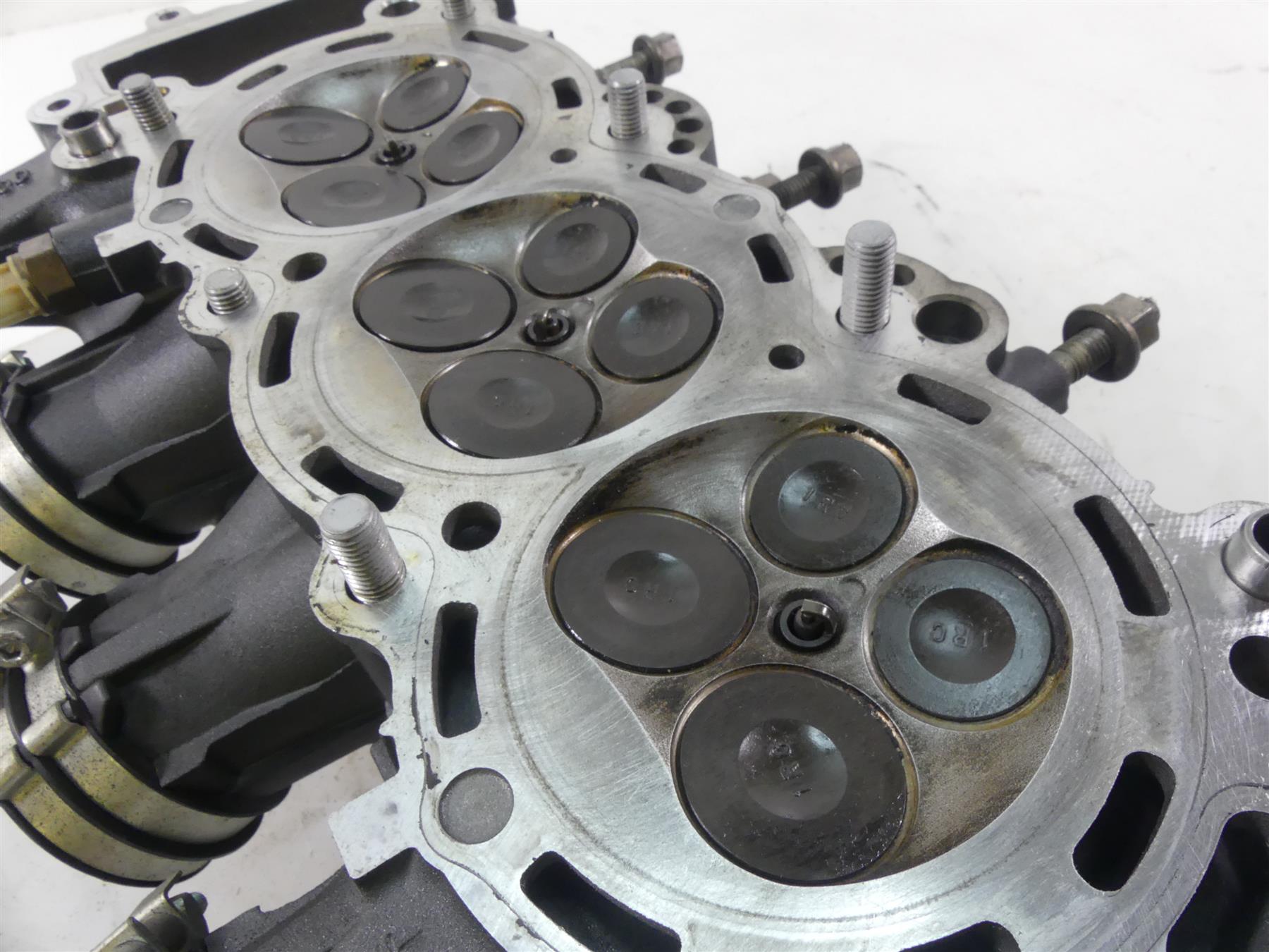 2015 Yamaha MT09 FZ09 Cylinderhead Cylinder Head 10K Only 1RC-11101-09-00 {{ shop.shopifyCountryName }} - Mototech271