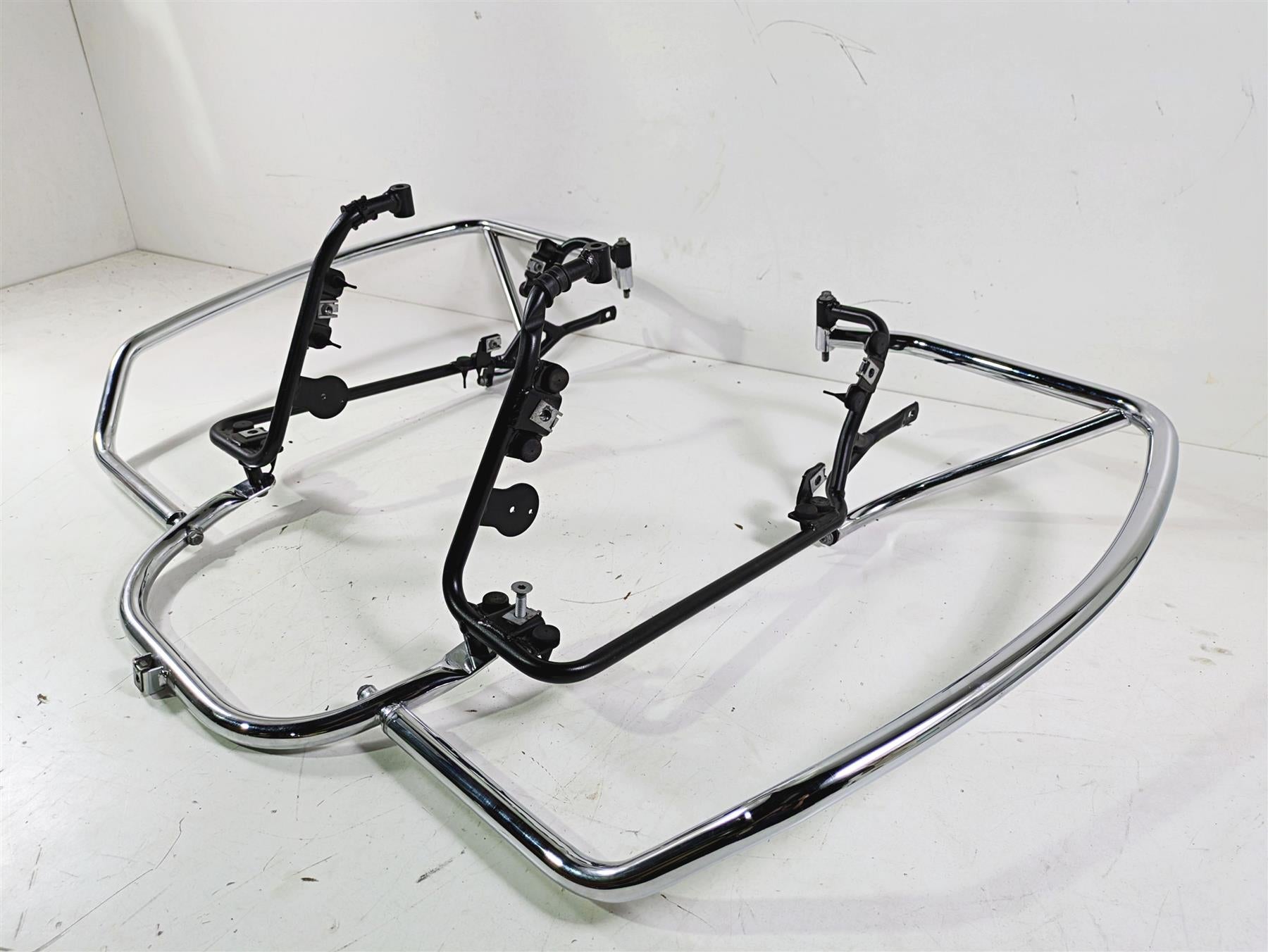 2014 Moto Guzzi California 1400 Touring Rear Saddlebag Guard Rail Set B063626 {{ shop.shopifyCountryName }} - Mototech271