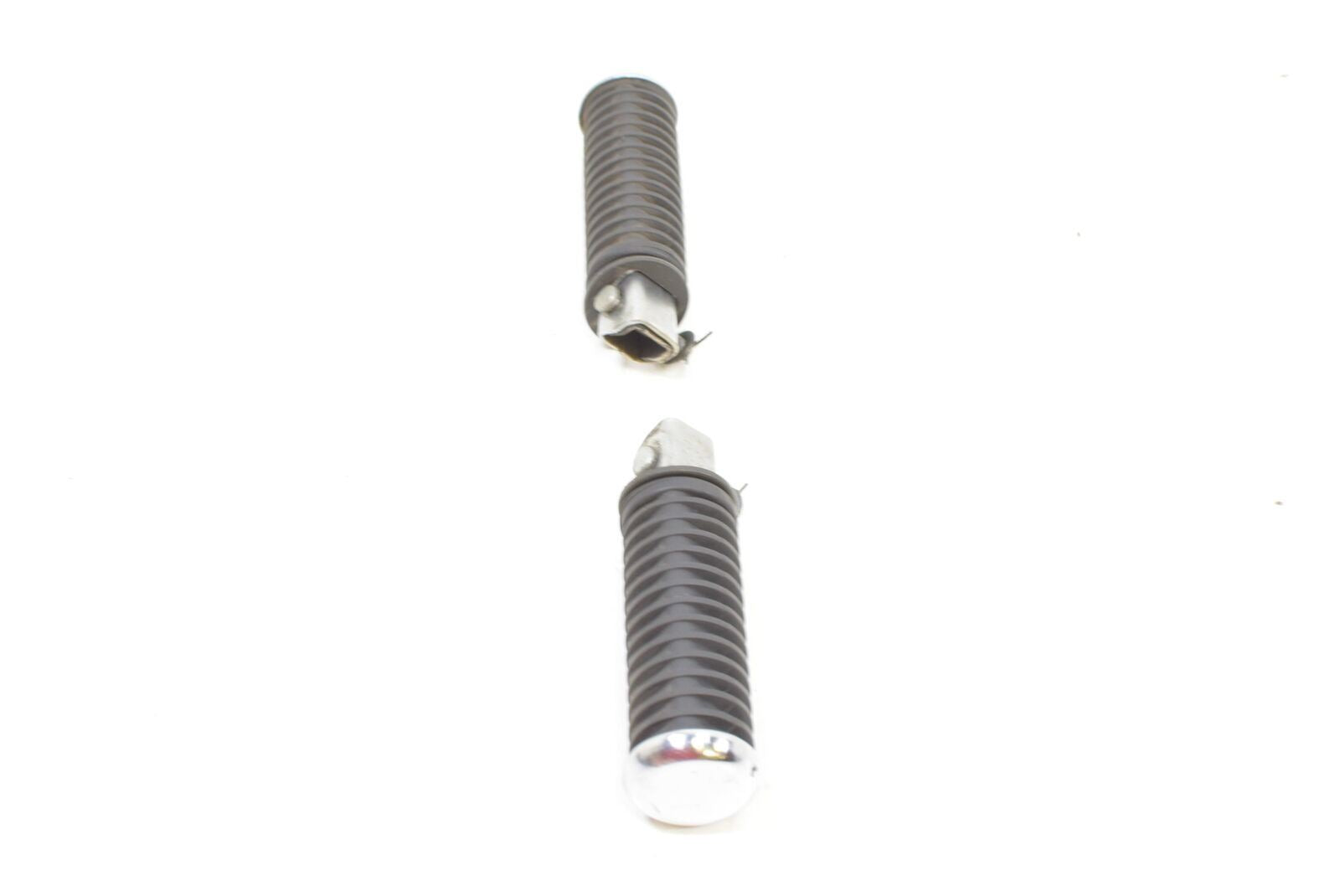 2005 Honda VTX1300 R Rear Passenger Foot Peg Set 50715-MFR-305 {{ shop.shopifyCountryName }} - Mototech271