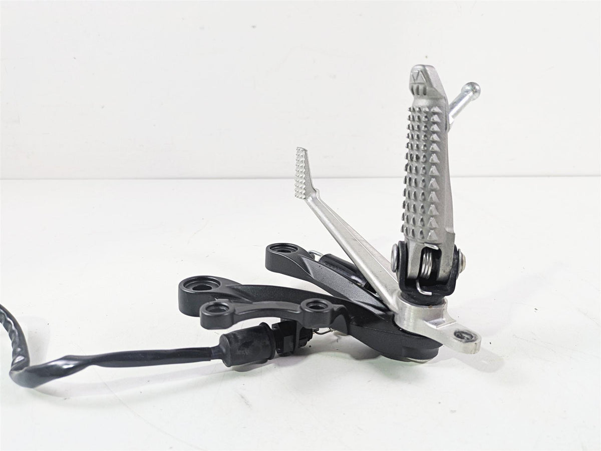 2024 Kawasaki ZX6R ZX636 Ninja Right Footpeg Brake Pedals Set 35063-0590-18R {{ shop.shopifyCountryName }} - Mototech271