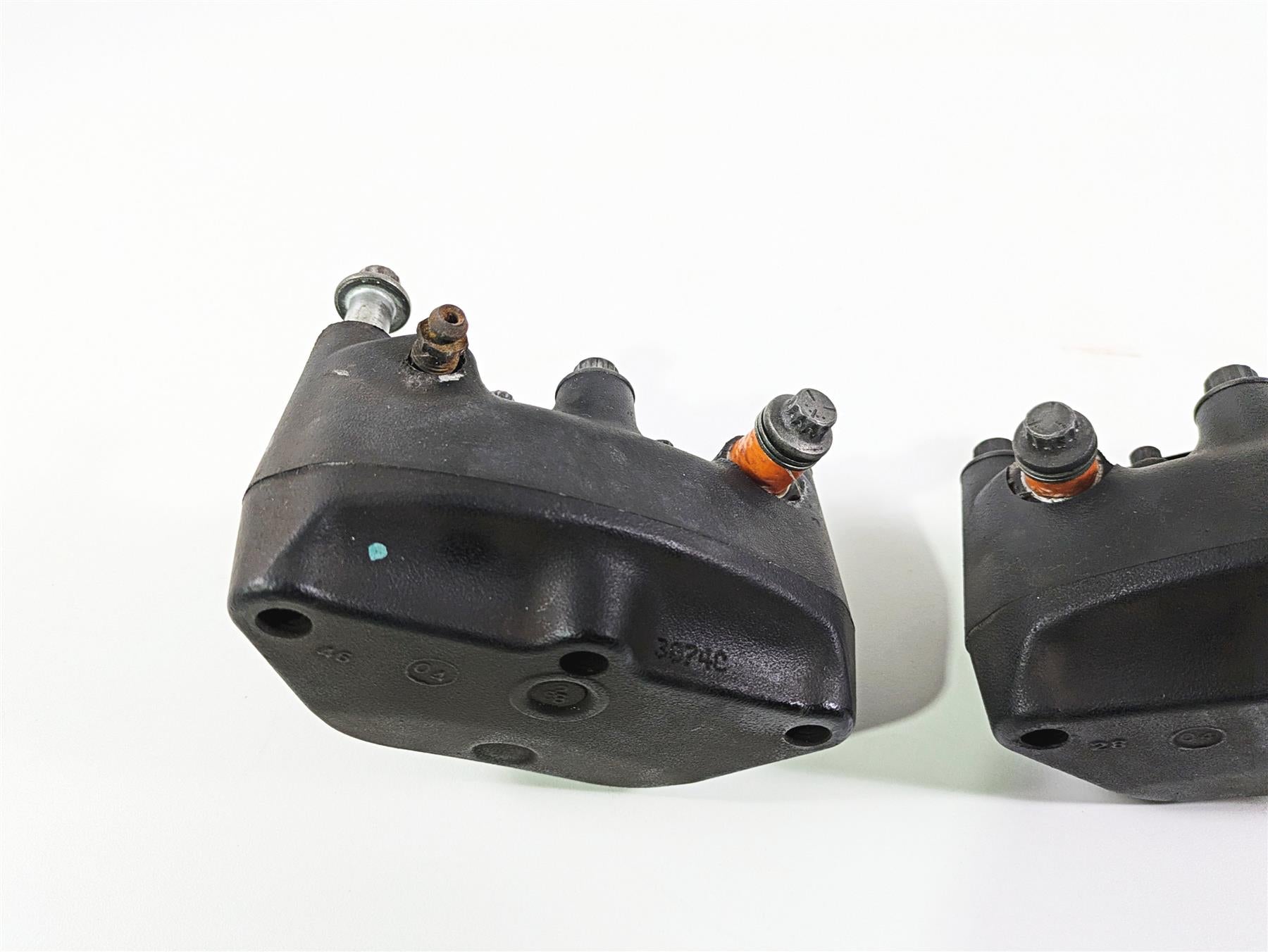 2005 Harley Touring FLHRI Road King Front Brake Caliper Set 44023-00C 44046-00D {{ shop.shopifyCountryName }} - Mototech271