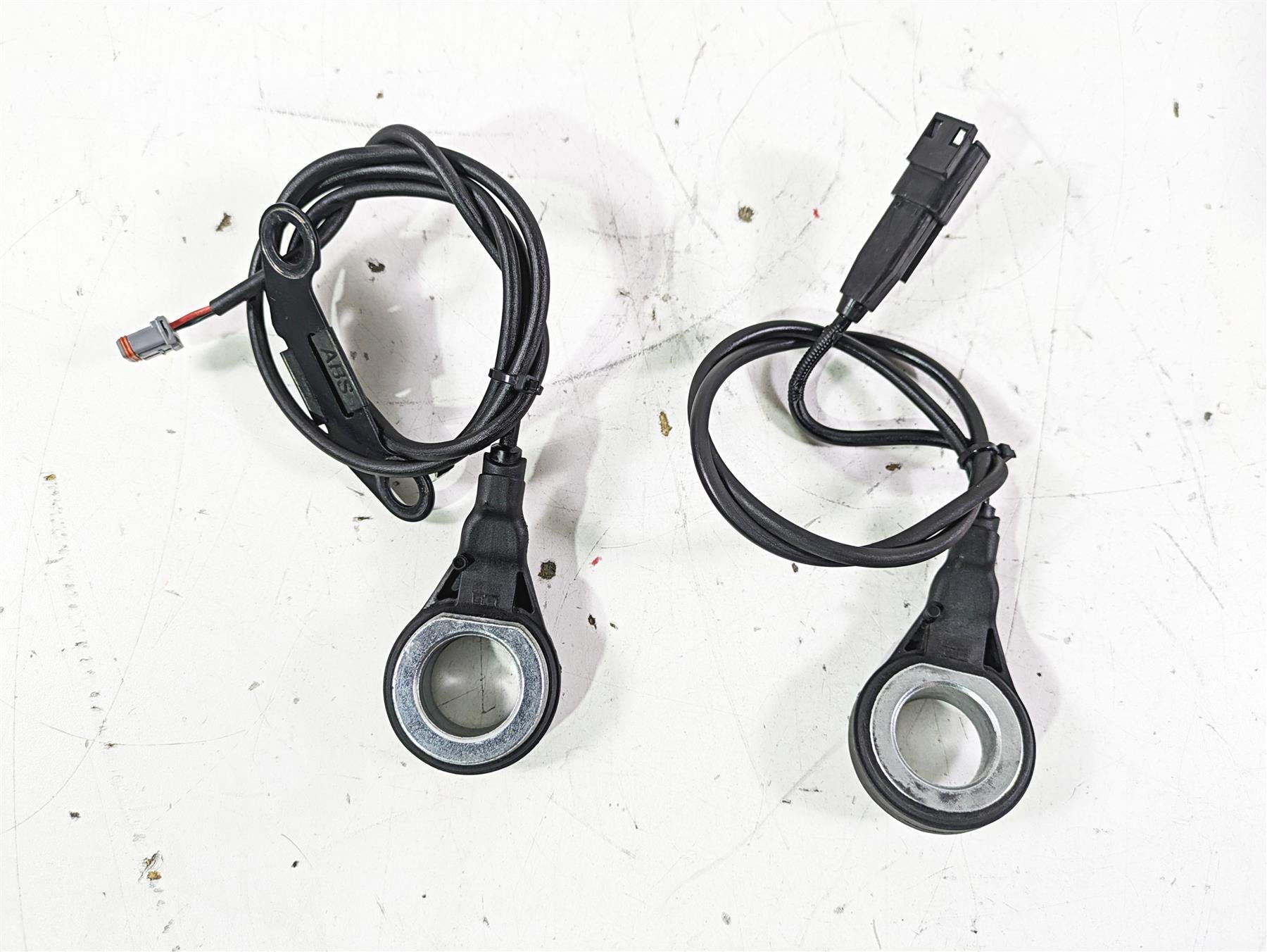 2019 Harley FLHCS Softail Heritage Front Rear Abs Brake Sensor Set 41100080 {{ shop.shopifyCountryName }} - Mototech271