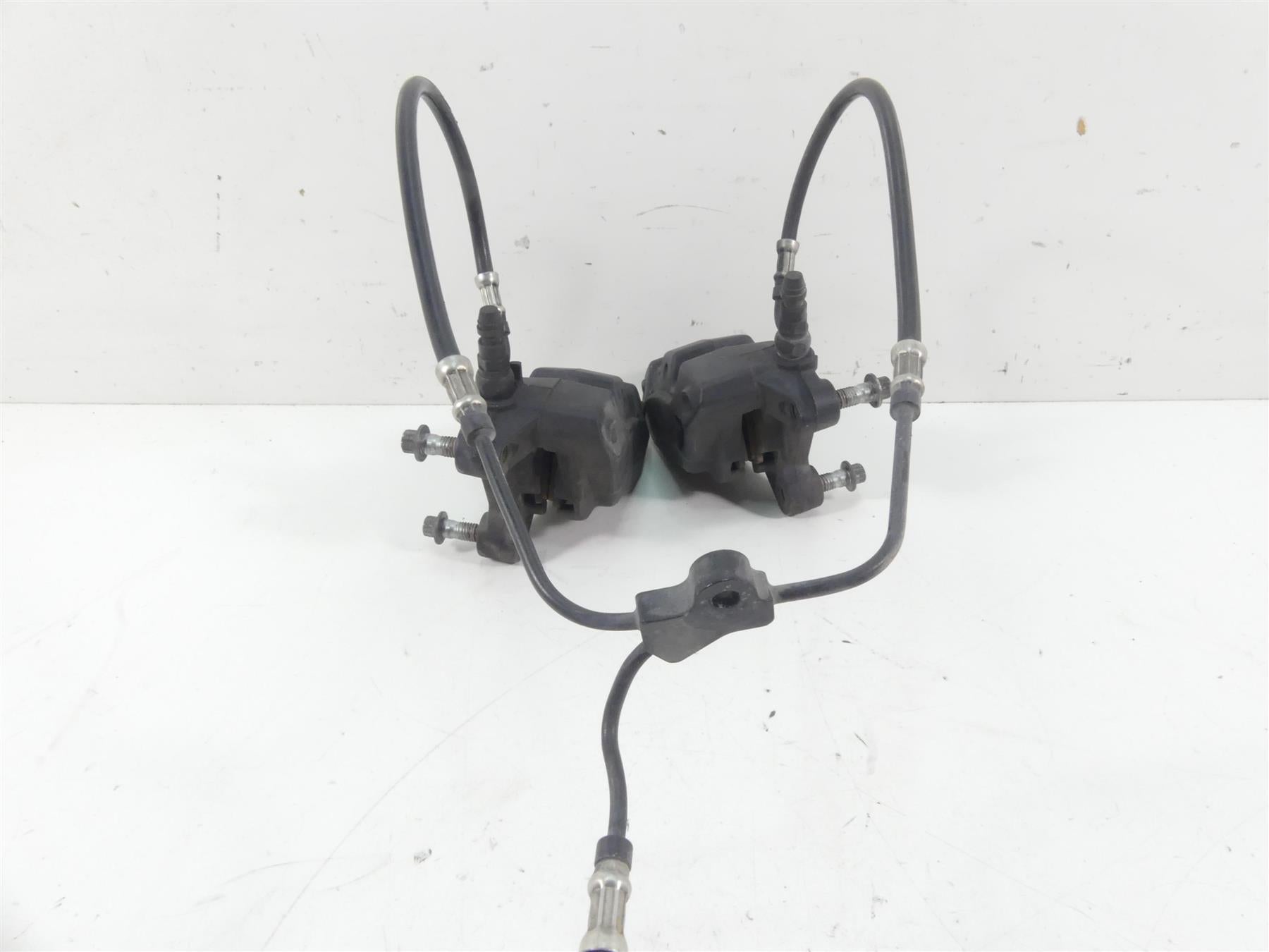 2013 Harley VRSCDX Night Rod Special Front Brake Caliper Set 44731-08 44732-08 {{ shop.shopifyCountryName }} - Mototech271