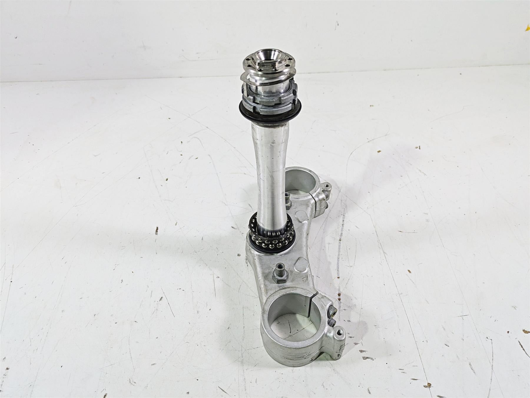 2021 Aprilia RS660 Lower Triple Tree Steering Clamp 2B005255 {{ shop.shopifyCountryName }} - Mototech271
