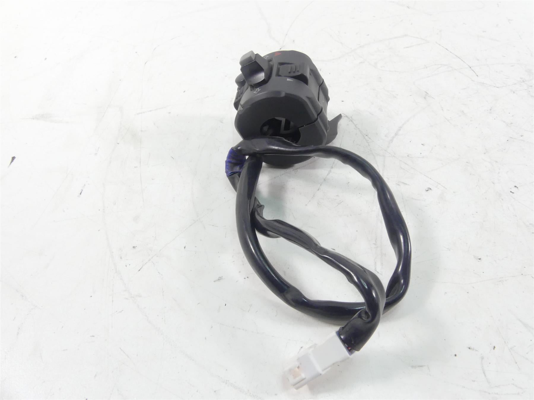 2018 Ducati Hypermotard 939 SP Left Hand Blinker Control Switch -Read 65110142A {{ shop.shopifyCountryName }} - Mototech271