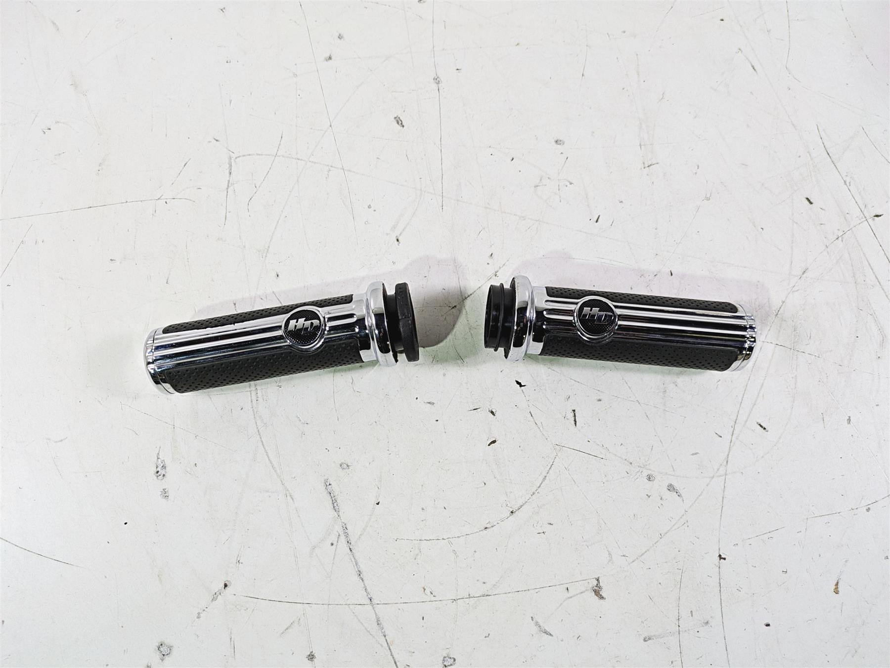 2015 Harley Touring FLHTKL E -Glide Low Defiance Hand Grips Set 56100158 {{ shop.shopifyCountryName }} - Mototech271