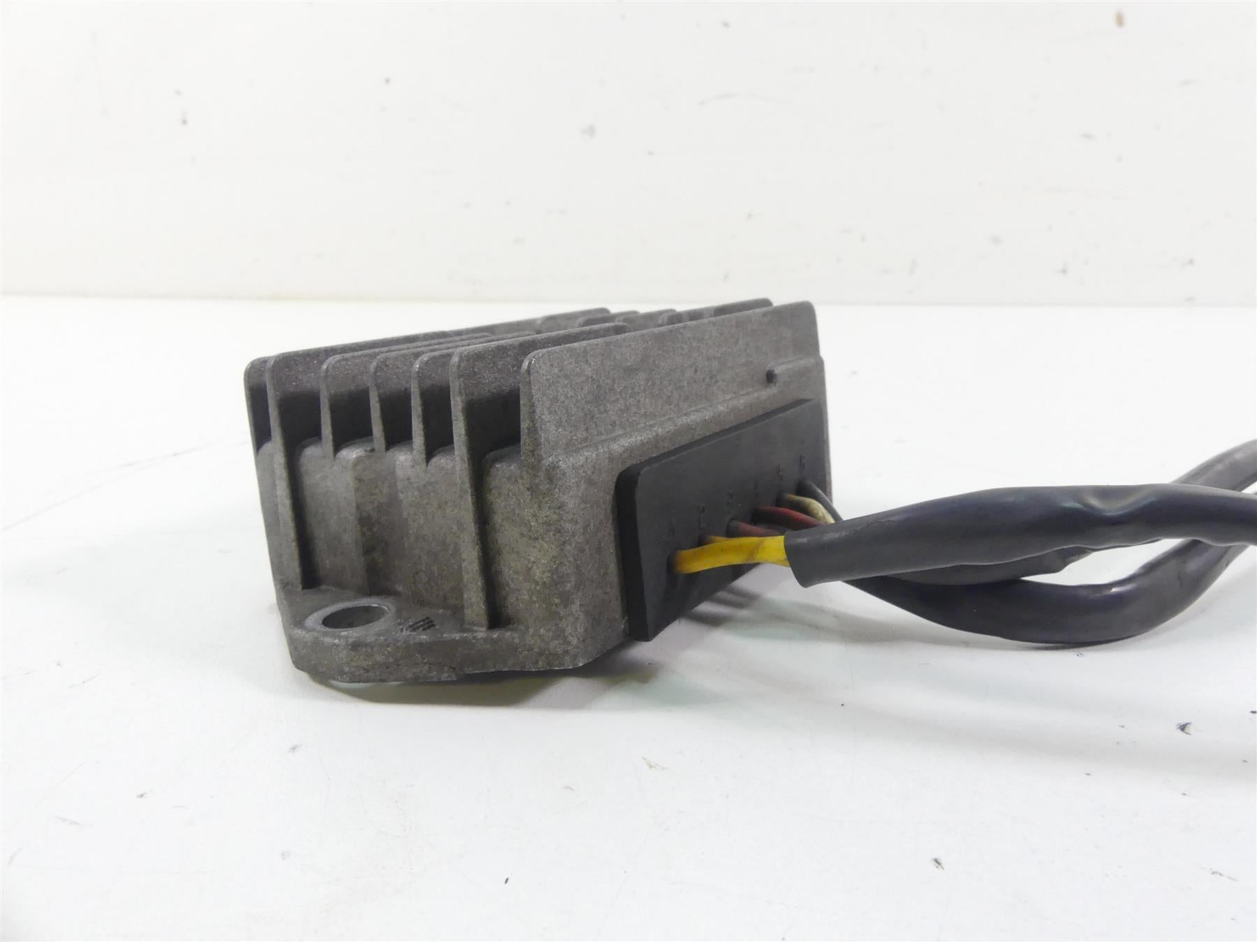2001 Moto Guzzi California Sp 1100 Rectifier Voltage Regulator GU37703805 {{ shop.shopifyCountryName }} - Mototech271